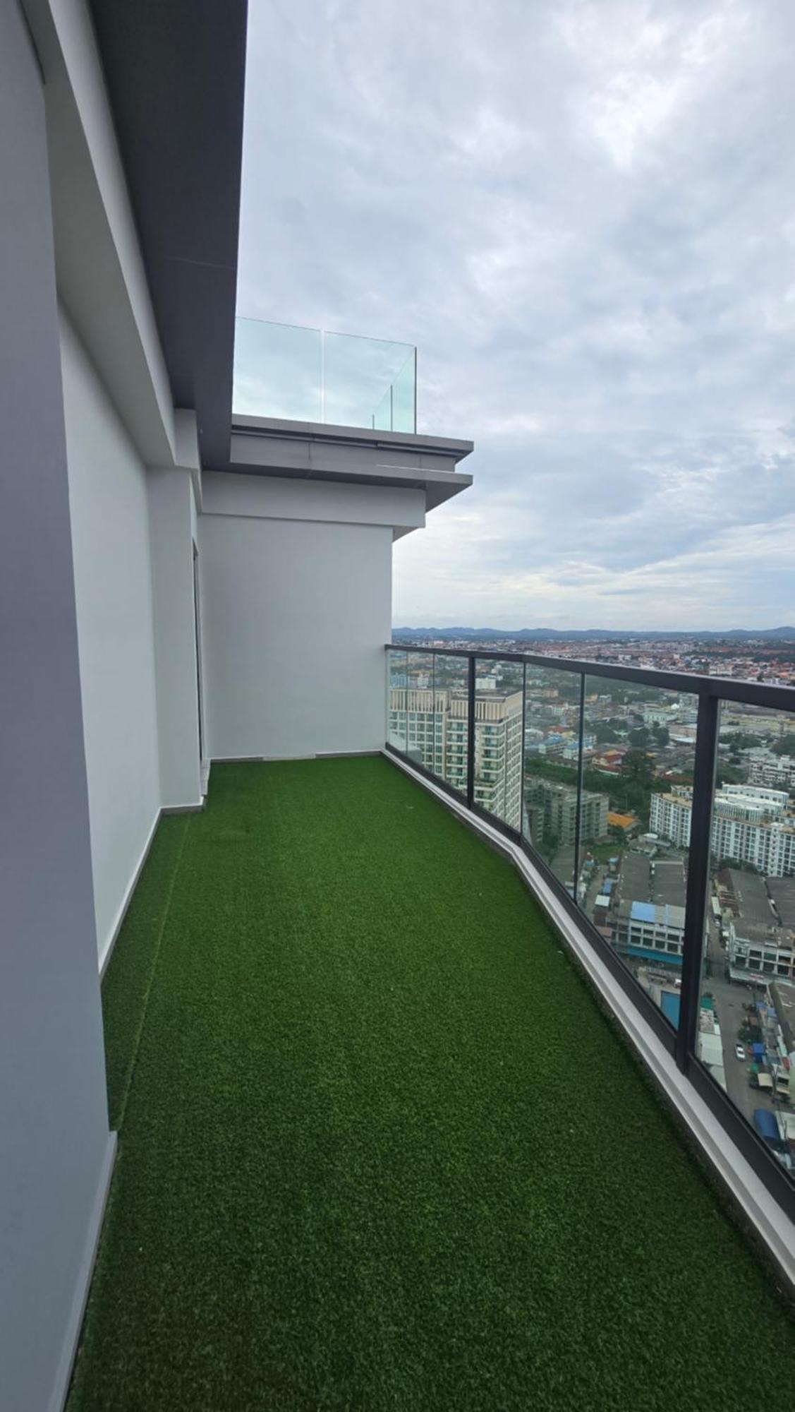 Apartment Acadia Millennium Tower *
