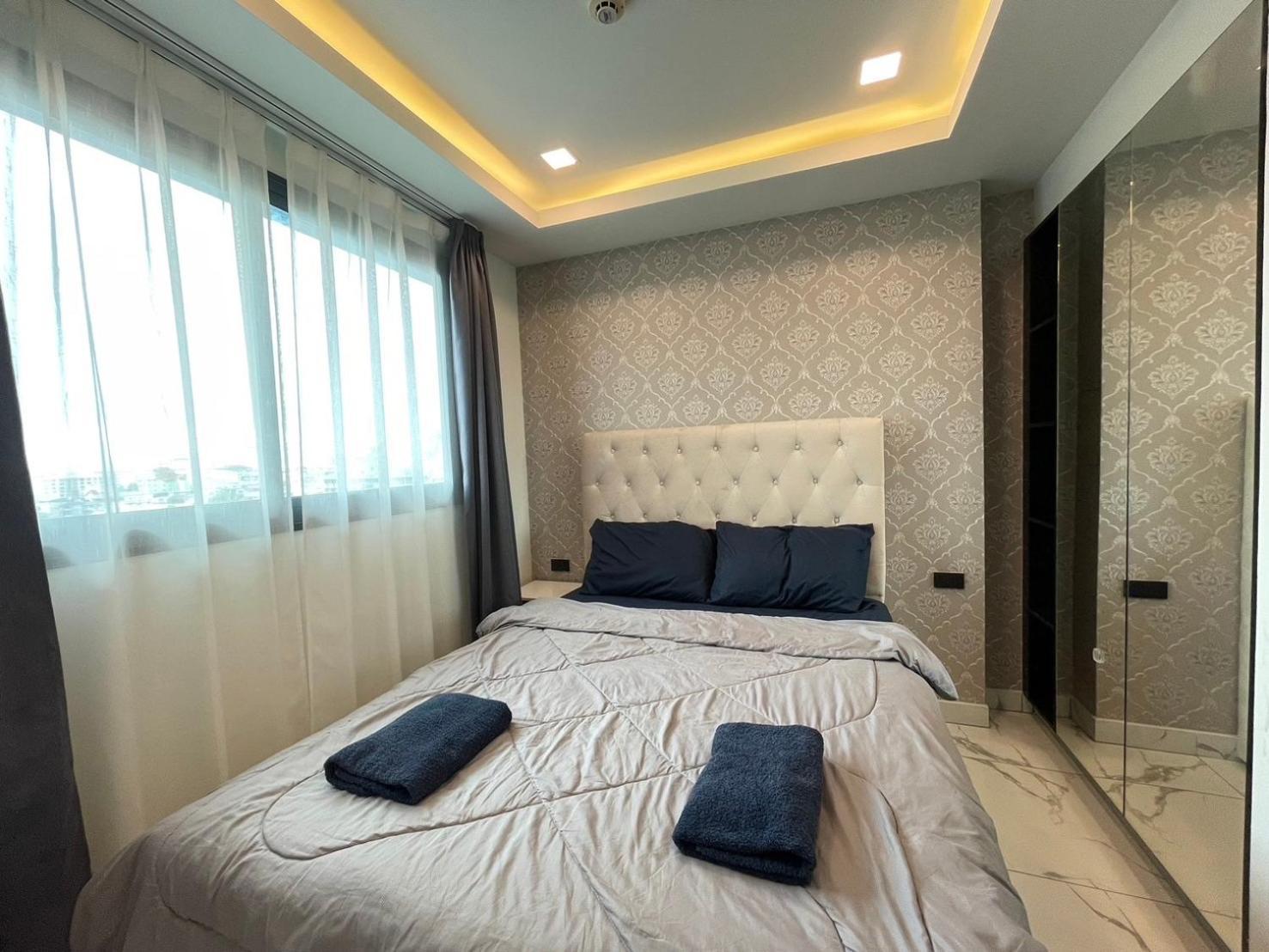 Arcadia Millennium Tower Apartment