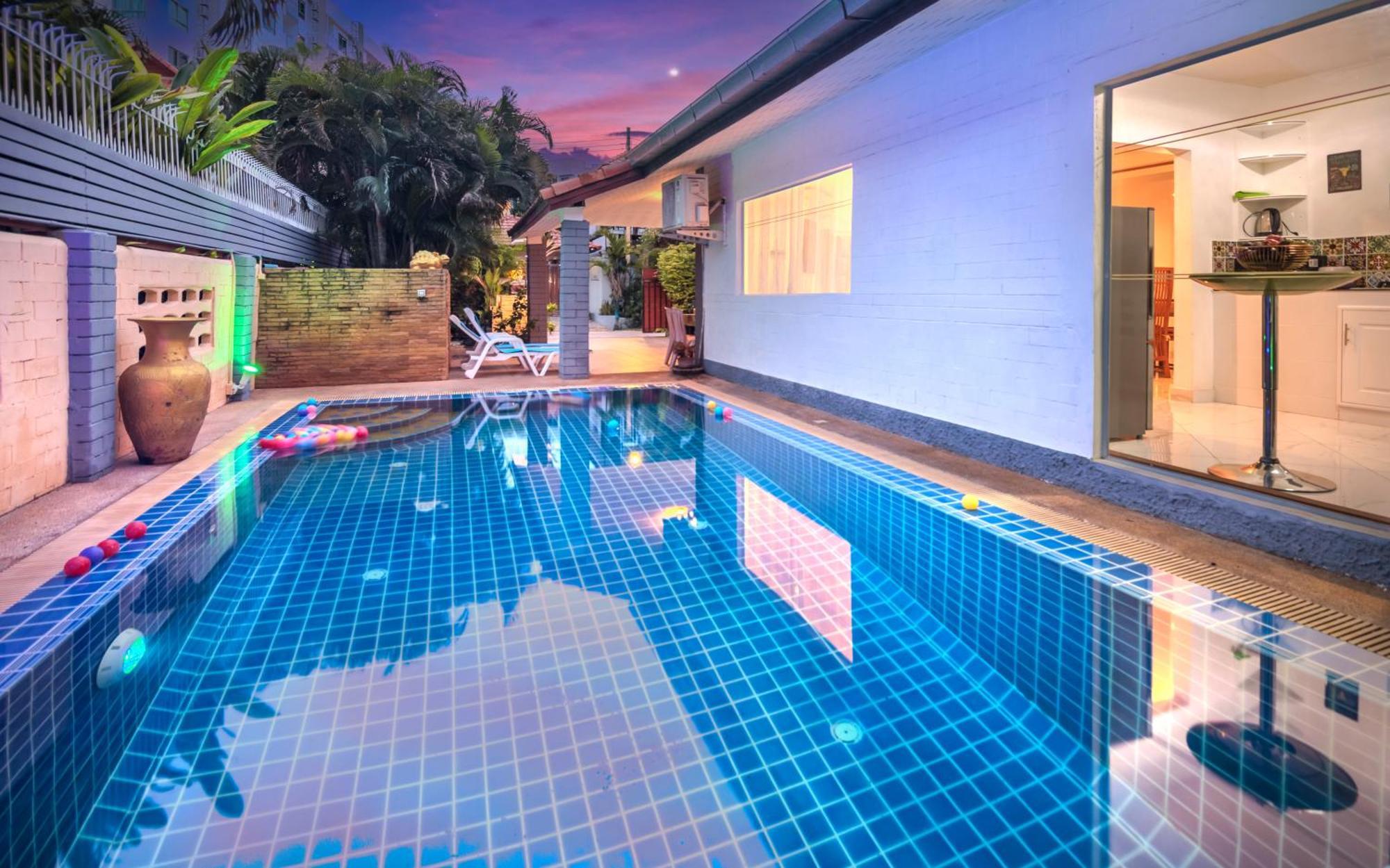 C Near Walking Street Electricity Included * Pattaya