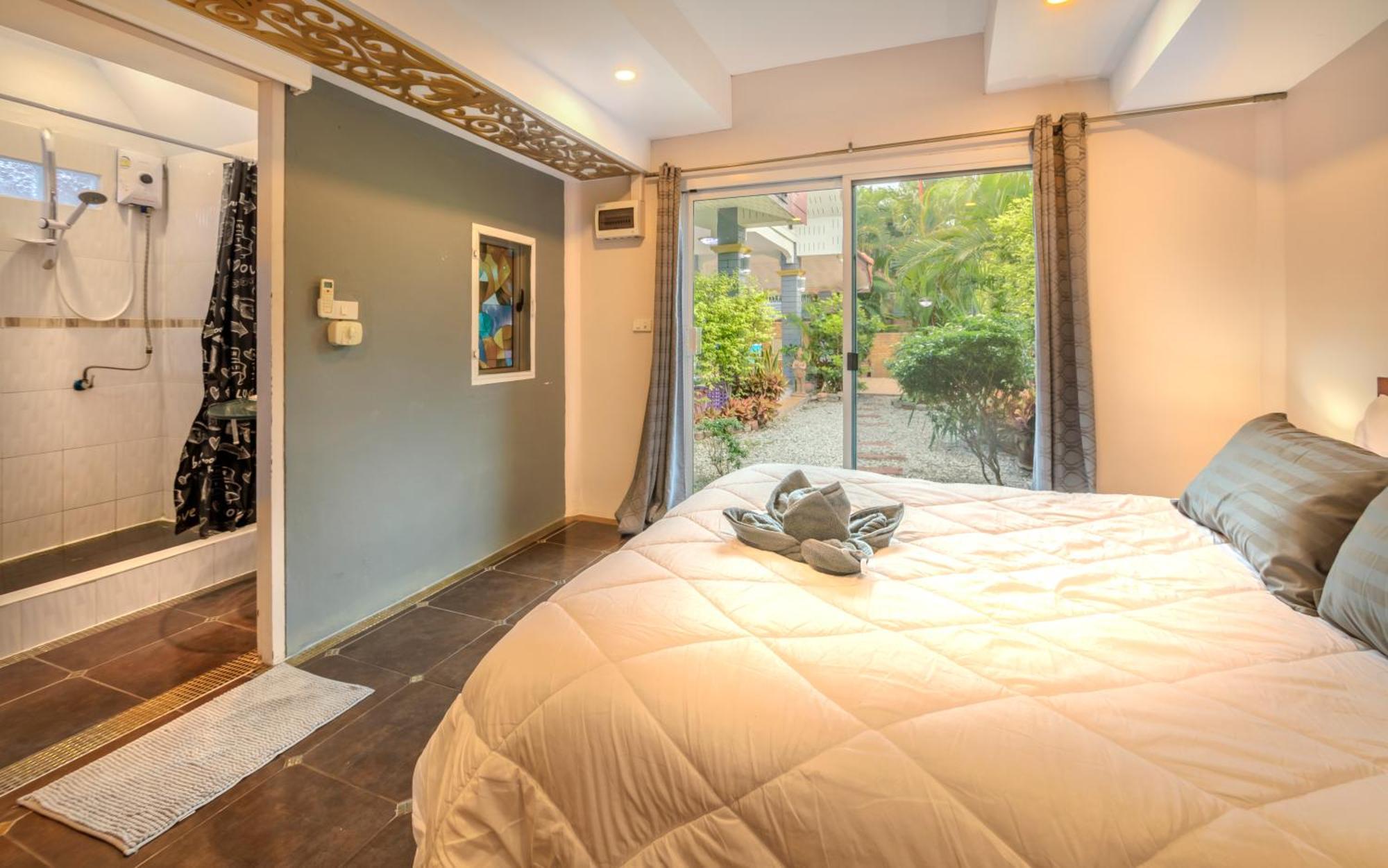 C Near Walking Street Electricity Included * Pattaya
