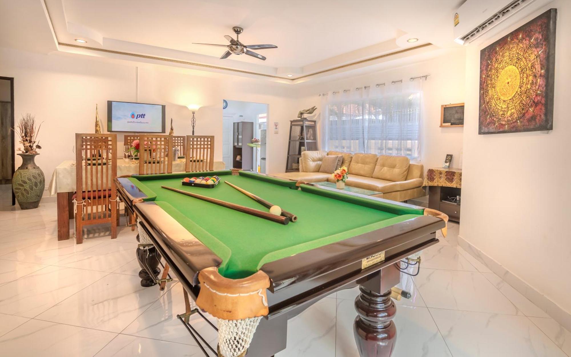 Villa C Near Walking Street Electricity Included Pattaya
