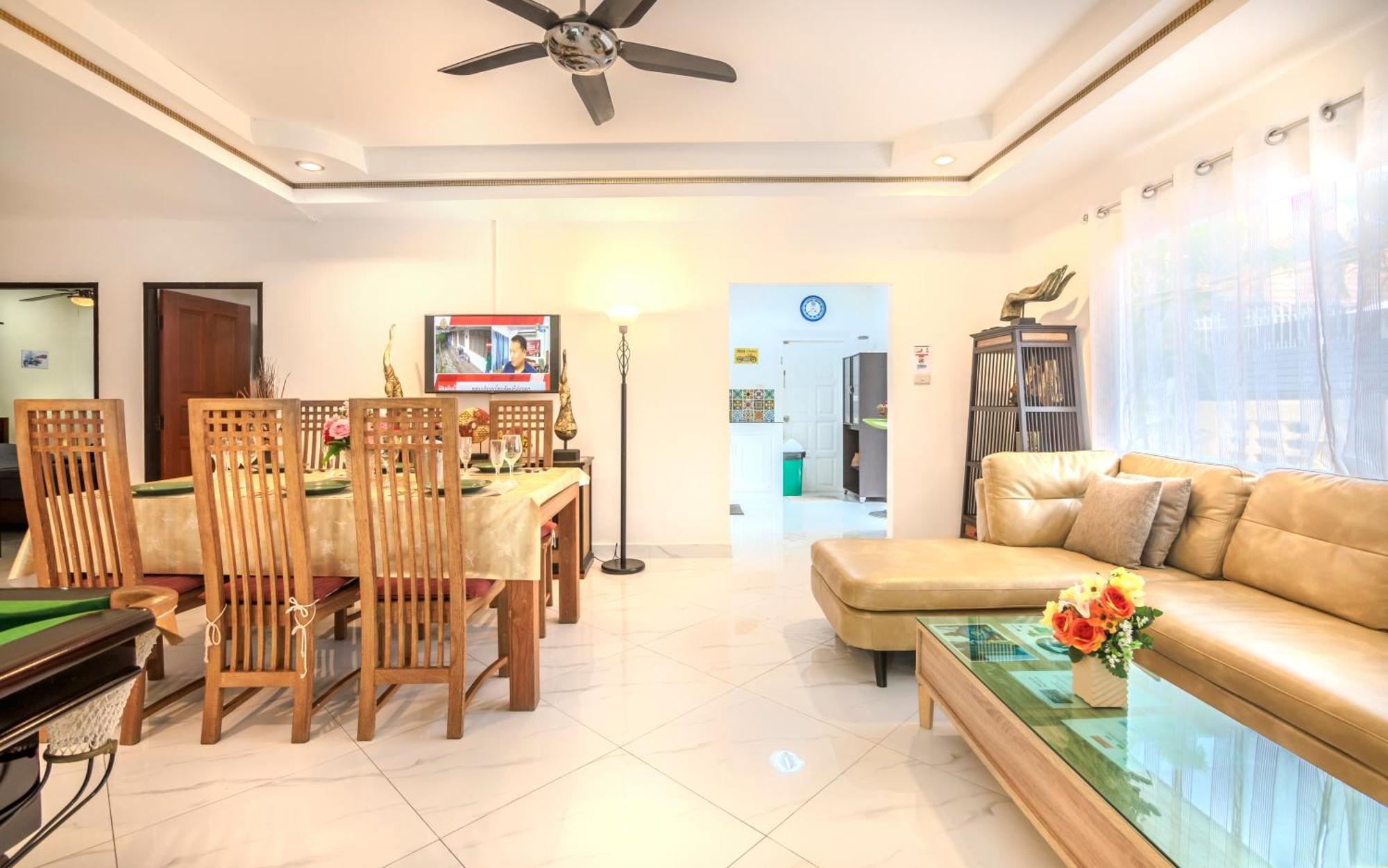 Villa C Near Walking Street Electricity Included Pattaya