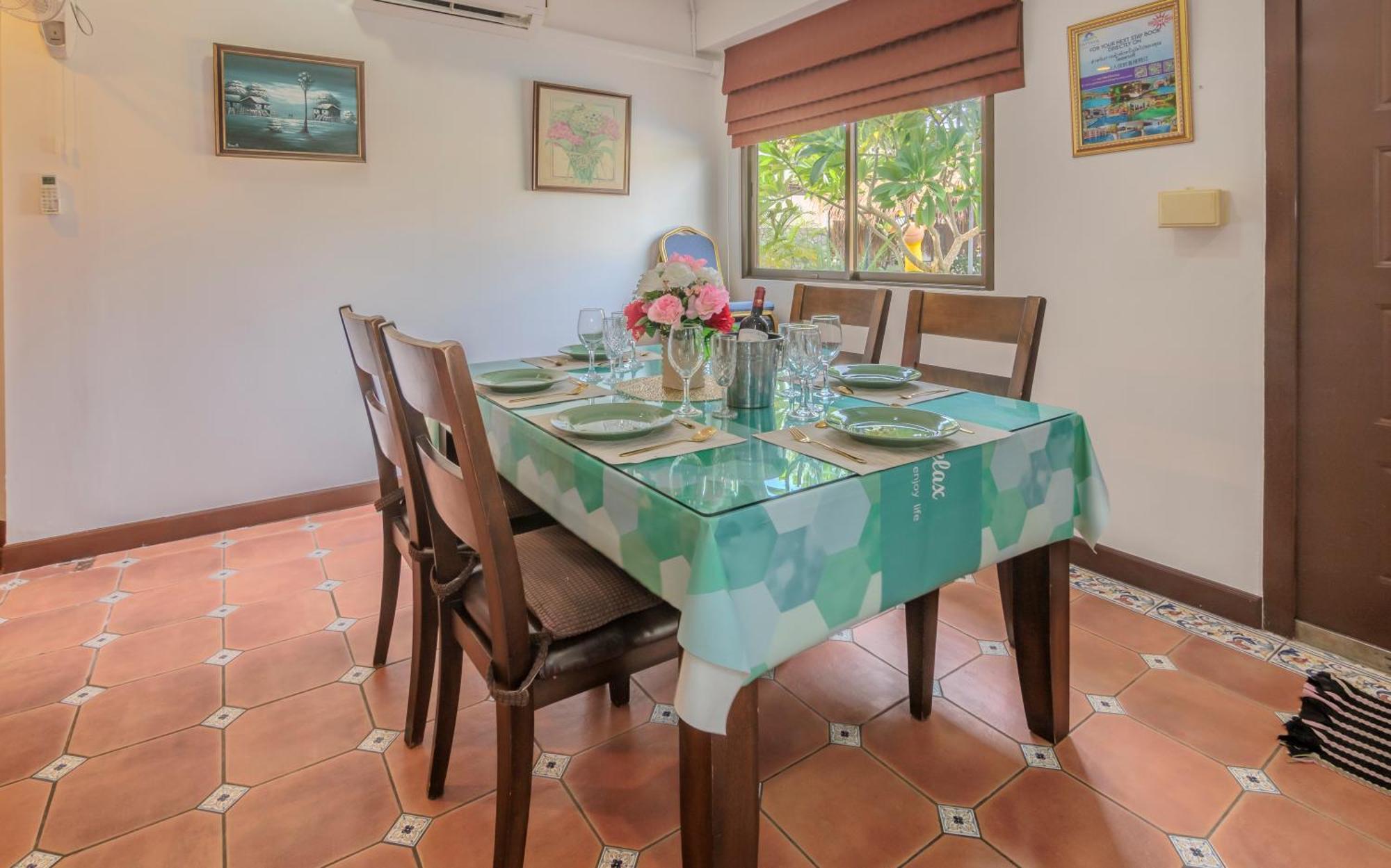 Villa V Near Walking Street Electricity Included Pattaya