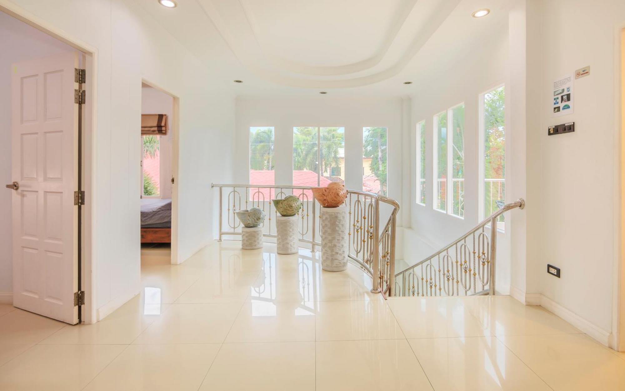 Villa T Near Walking Street Electricity Included Pattaya