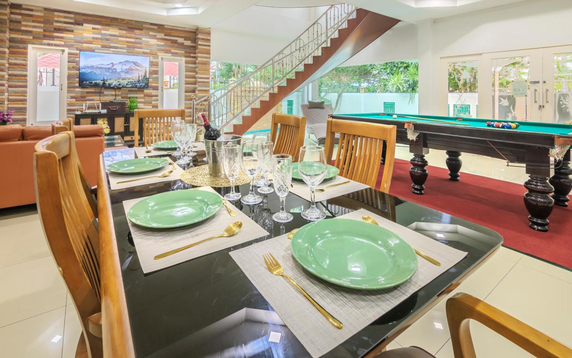 T Near Walking Street Electricity Included Villa Pattaya