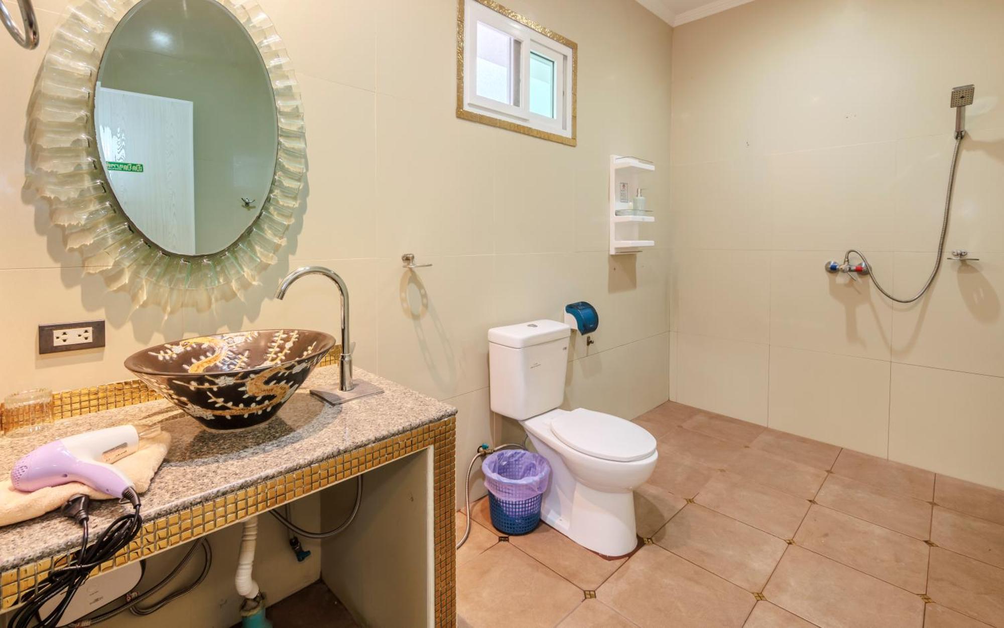 T Near Walking Street Electricity Included Villa