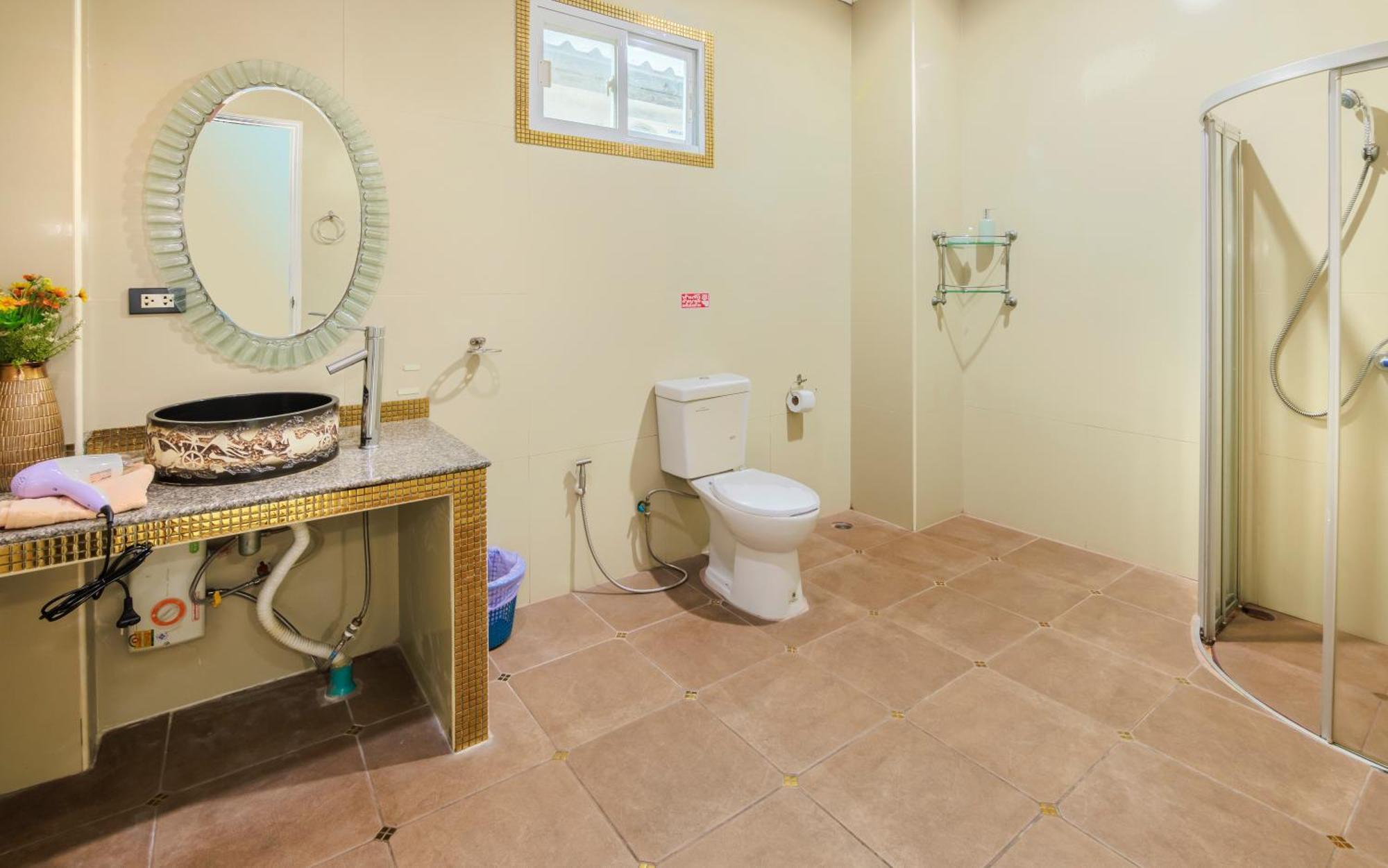 Villa T Near Walking Street Electricity Included Pattaya