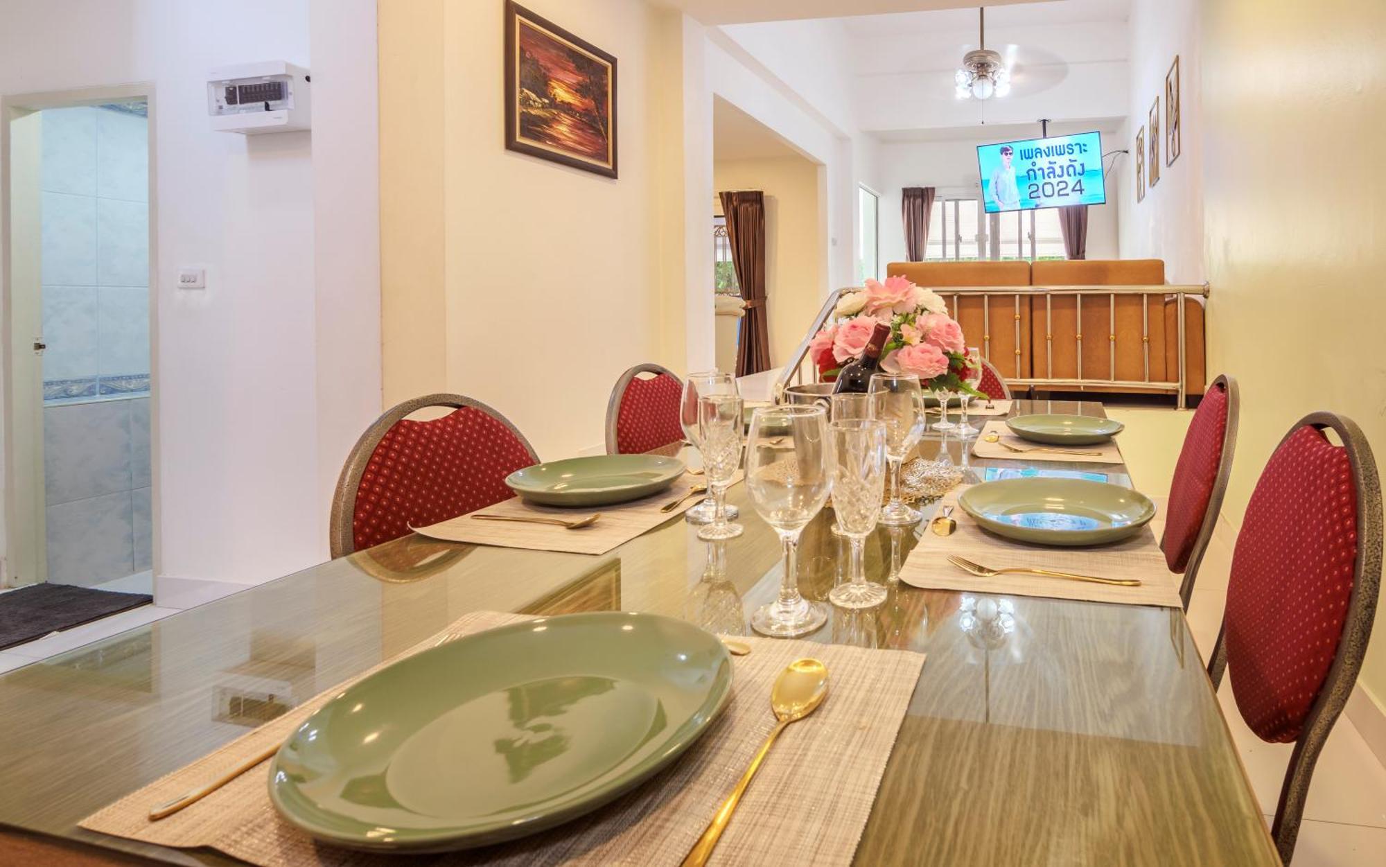 K Near Walking Street Electricity Included Villa