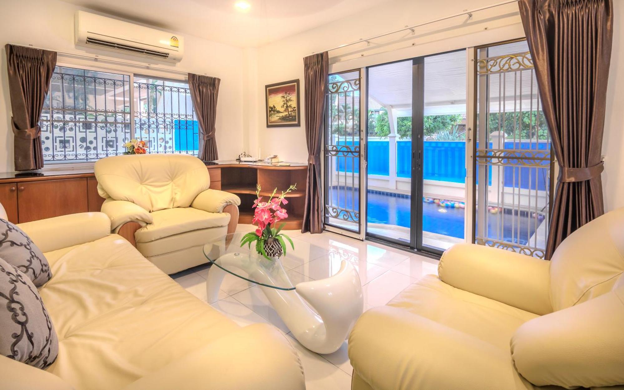 Villa K Near Walking Street Electricity Included Pattaya