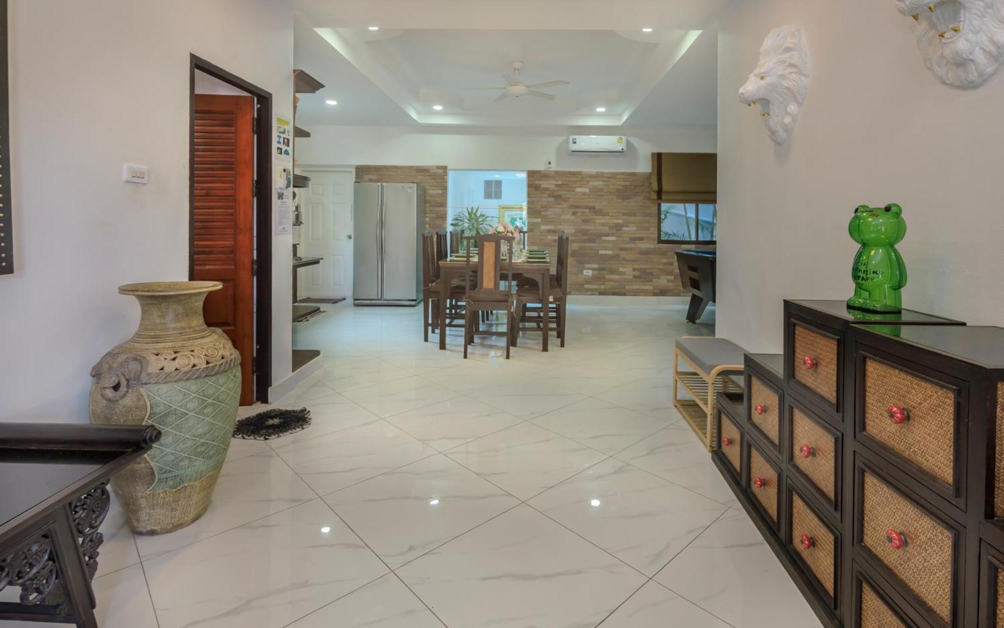 Madee Near Walking Street And Beaches *