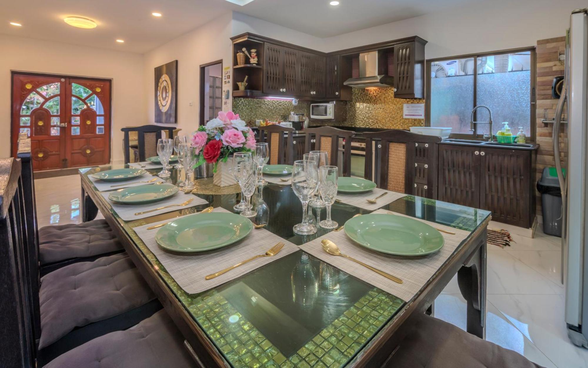 Madee Near Walking Street And Beaches