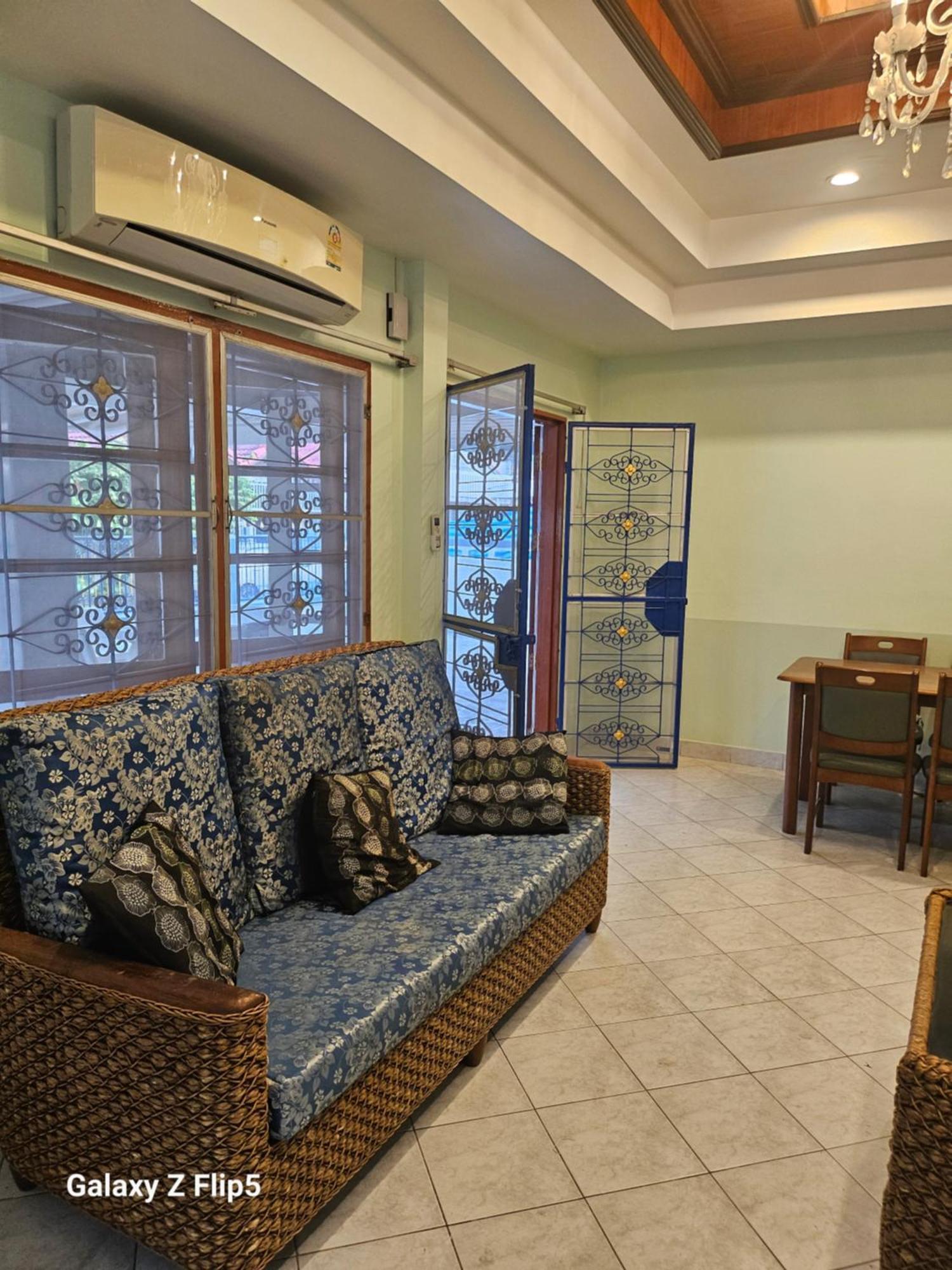 Idealement Situe Homestay *