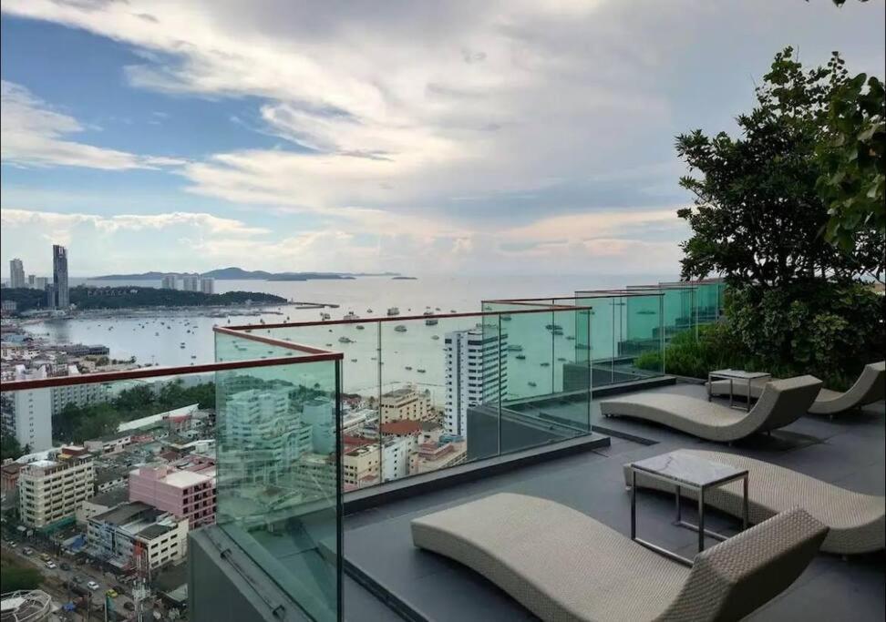 Apartment Luxury In The Center Pattaya