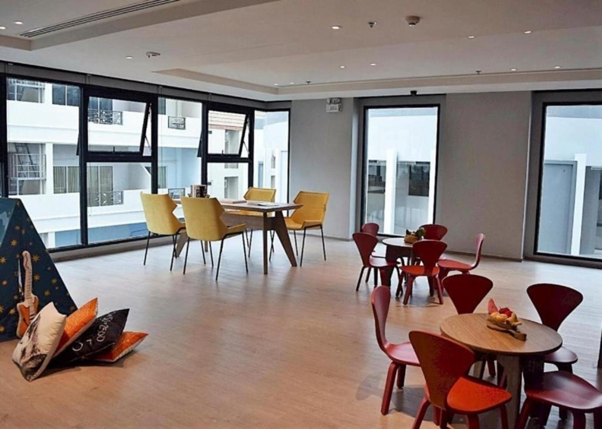 The Base By Mickey Aparthotel Pattaya