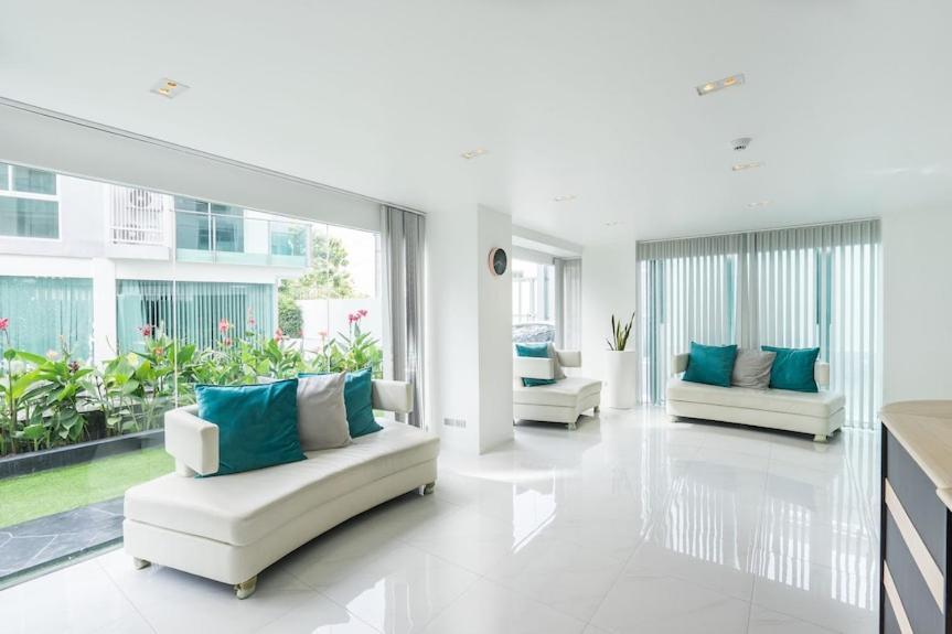 Apartment Center
