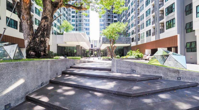Kaws Theme Modern 1br - High Floor Seaview Pattaya