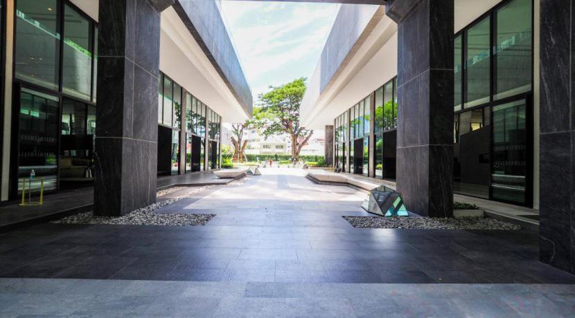 Kaws Theme Modern 1br - High Floor Seaview Pattaya