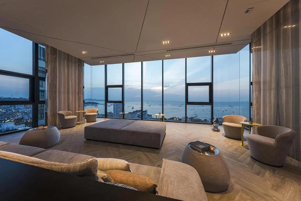 Apartment Kaws Theme Modern 1br - High Floor Seaview