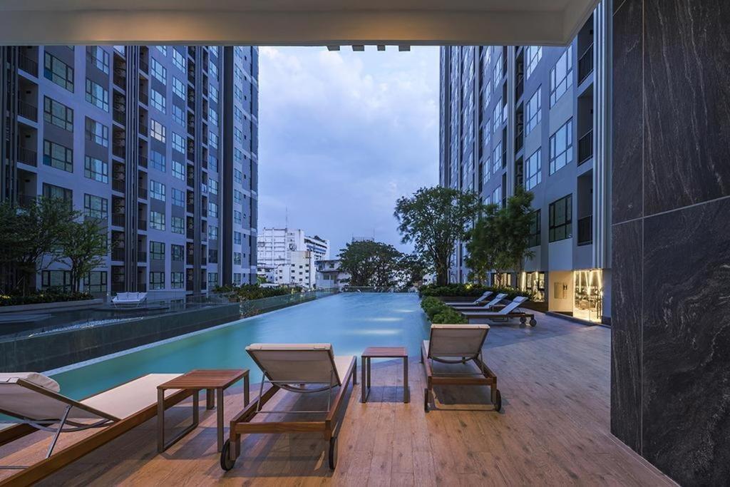 Apartment Kaws Theme Modern 1br - High Floor Seaview Pattaya