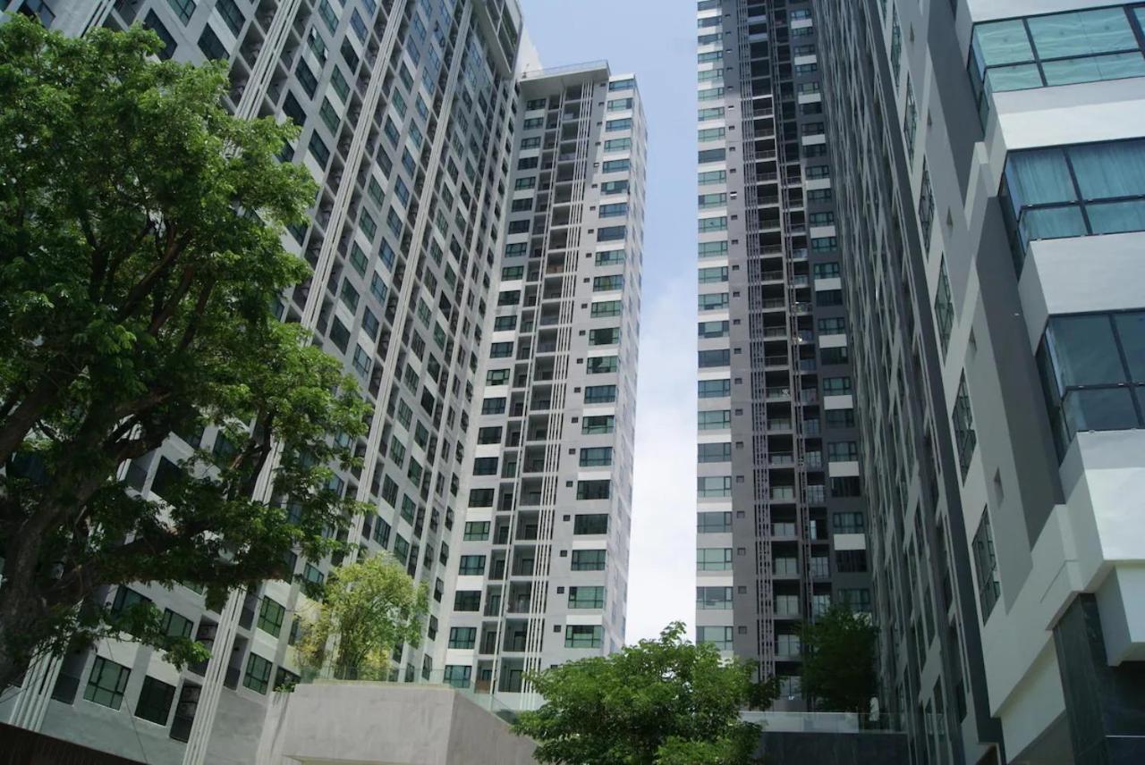 Kaws Theme Modern 1br - High Floor Seaview Apartment