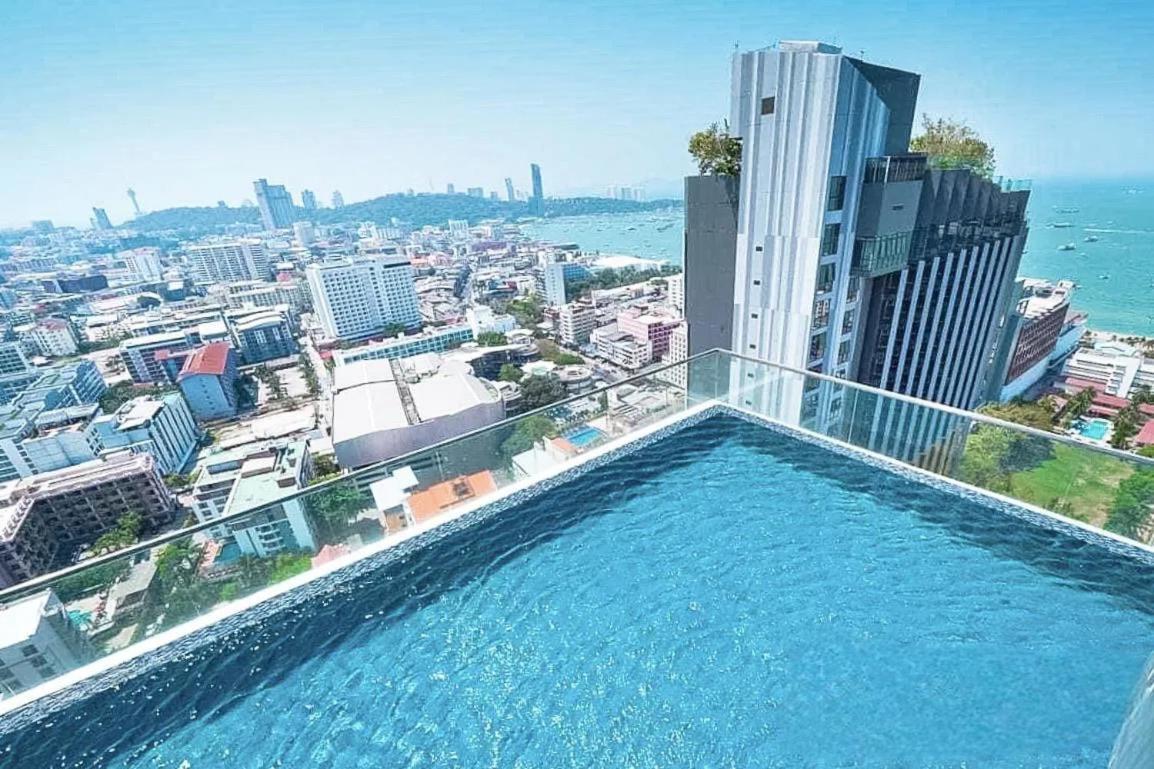 Kaws Theme Modern 1br - High Floor Seaview * Pattaya
