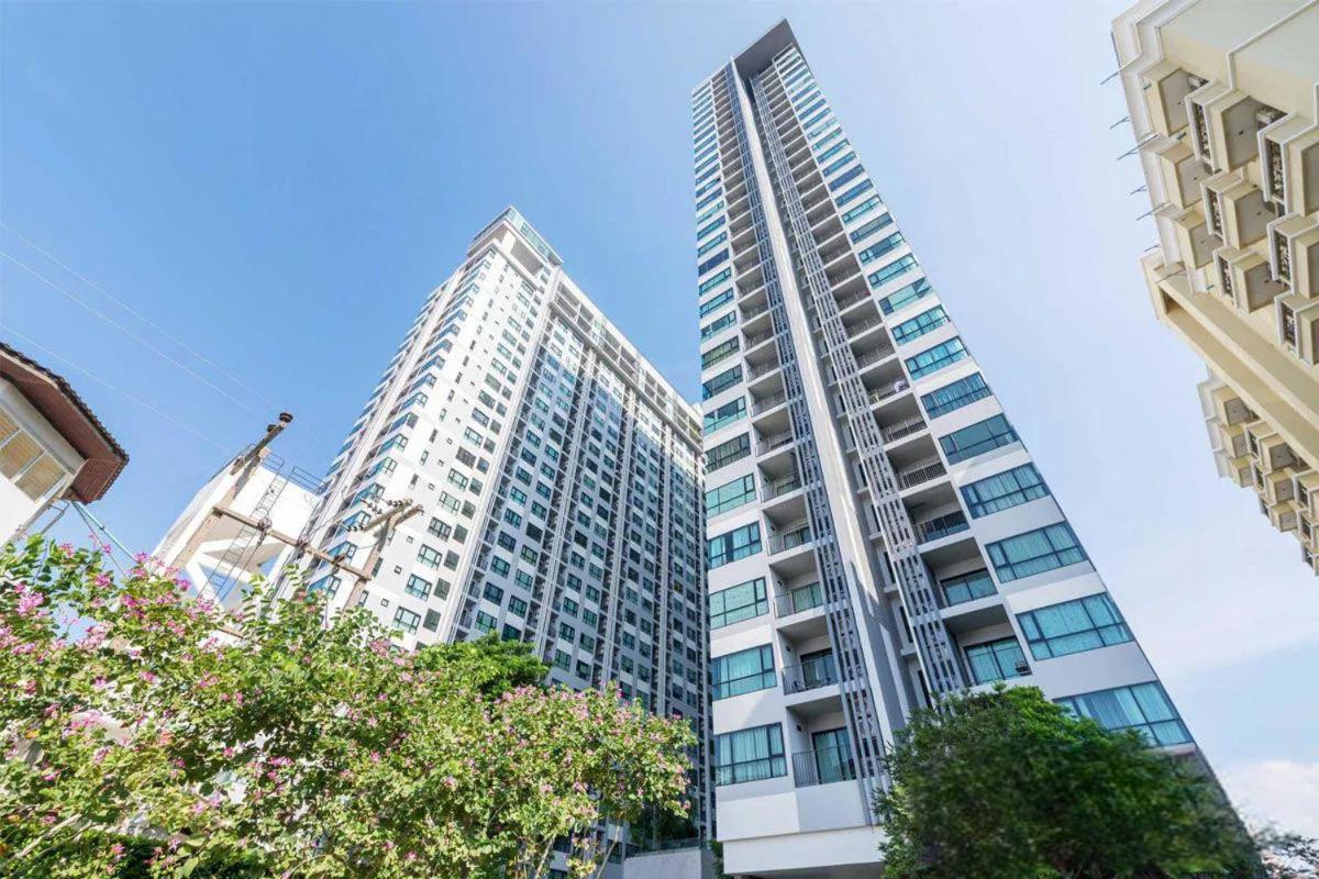 Kaws Theme Modern 1br - High Floor Seaview Apartment Pattaya