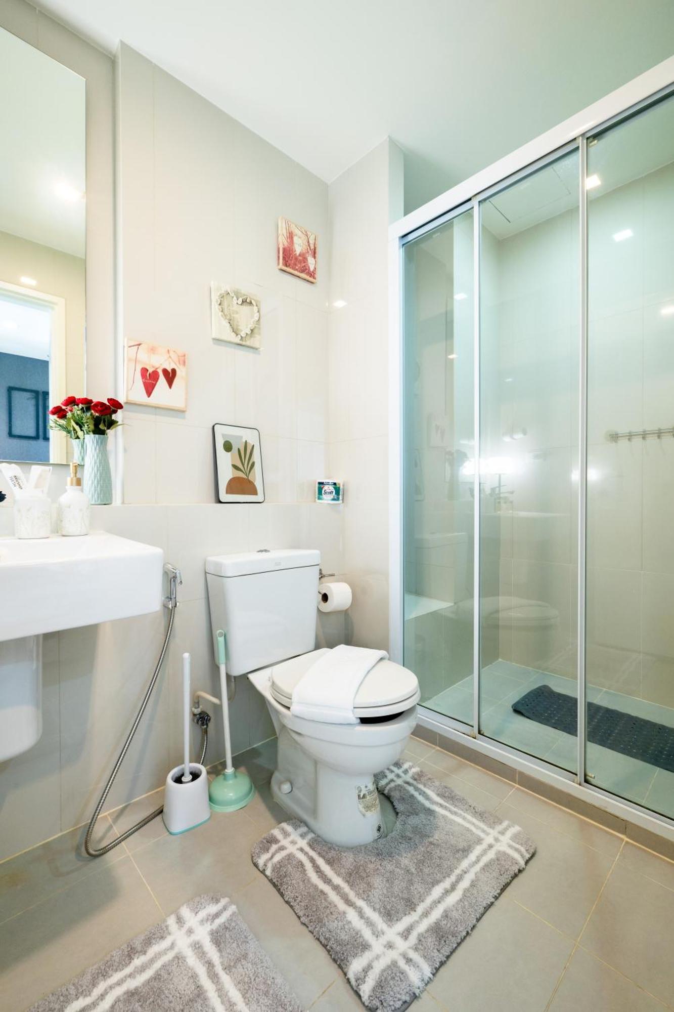 Kaws Theme Modern 1br - High Floor Seaview Apartment Pattaya