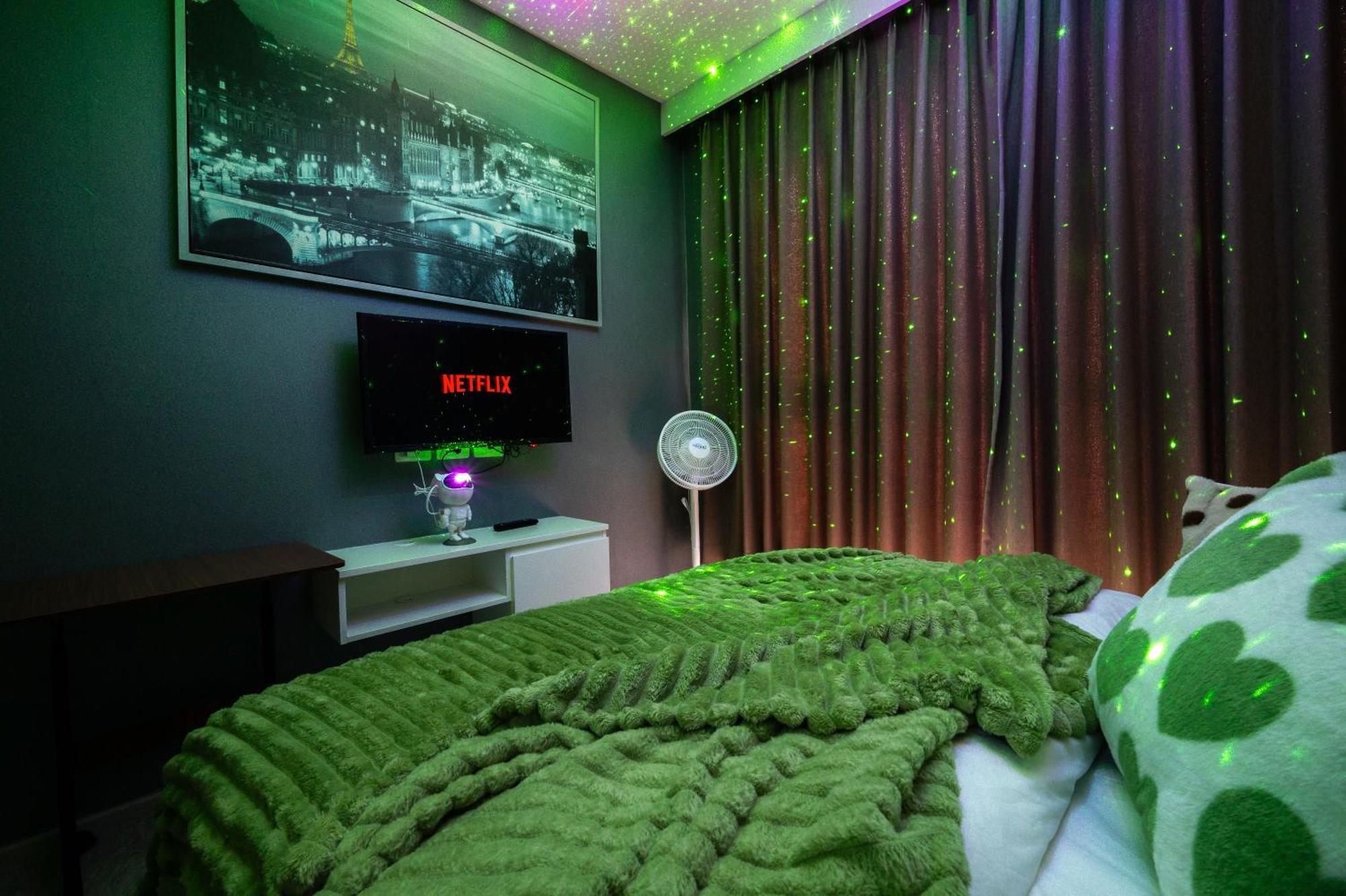 Kaws Theme Modern 1br - High Floor Seaview Pattaya