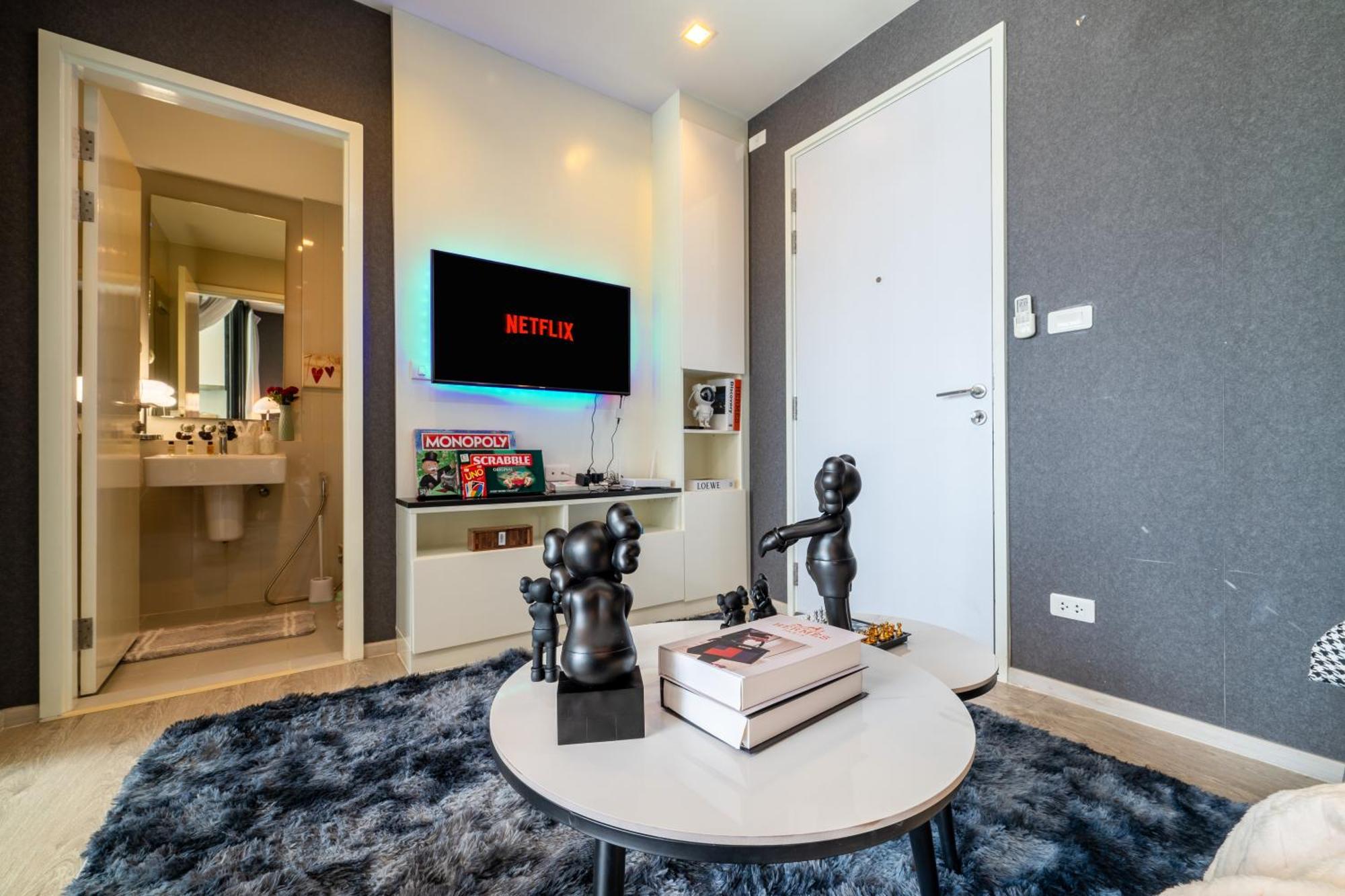 Apartment Kaws Theme Modern 1br - High Floor Seaview
