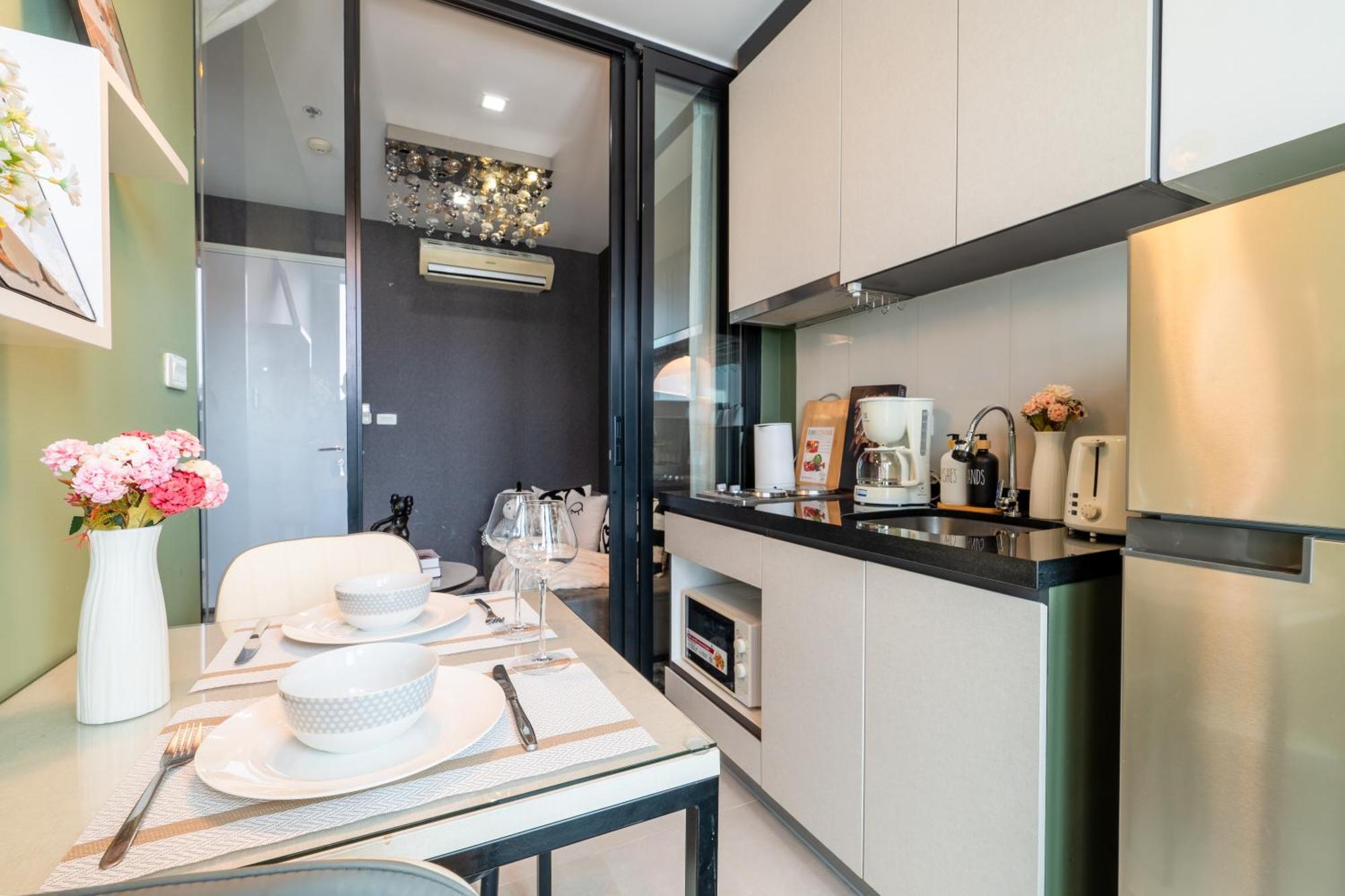 Apartment Kaws Theme Modern 1br - High Floor Seaview