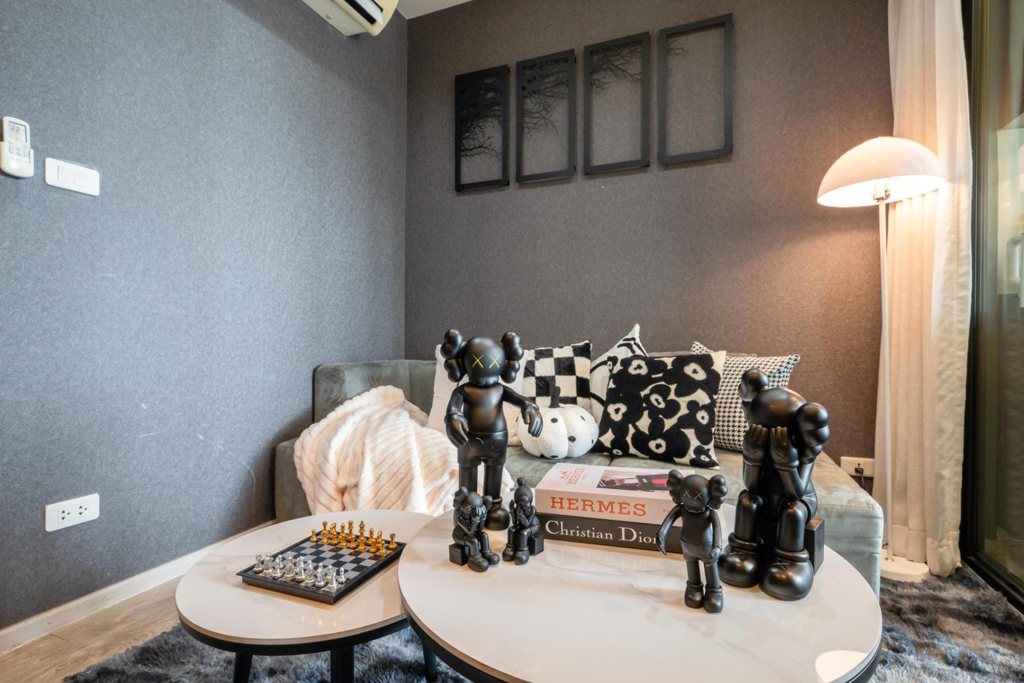 Kaws Theme Modern 1br - High Floor Seaview * Pattaya