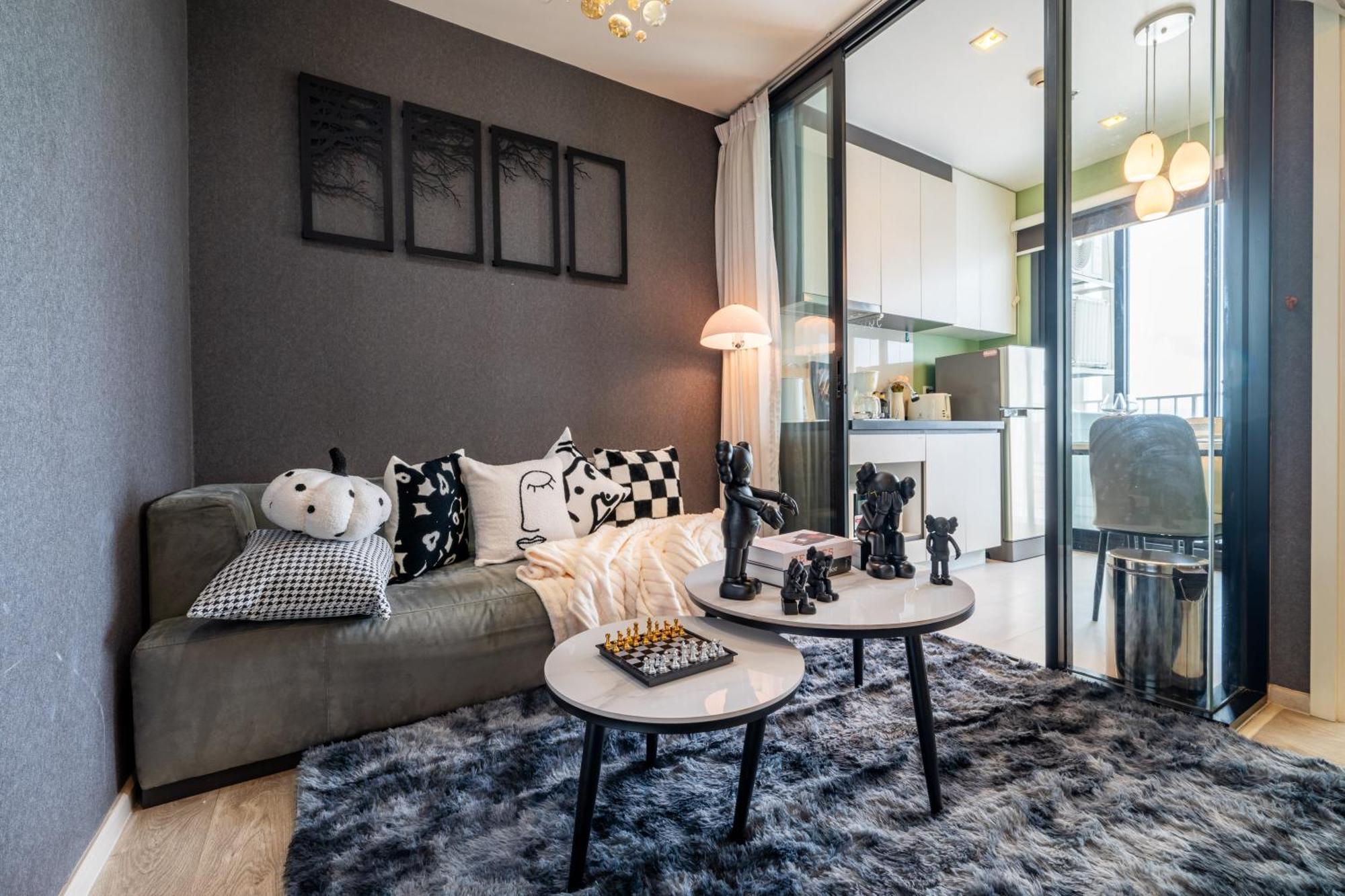 Kaws Theme Modern 1br - High Floor Seaview *