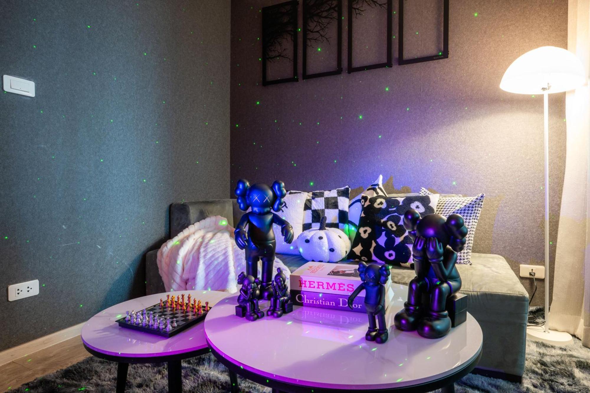 Kaws Theme Modern 1br - High Floor Seaview * Pattaya