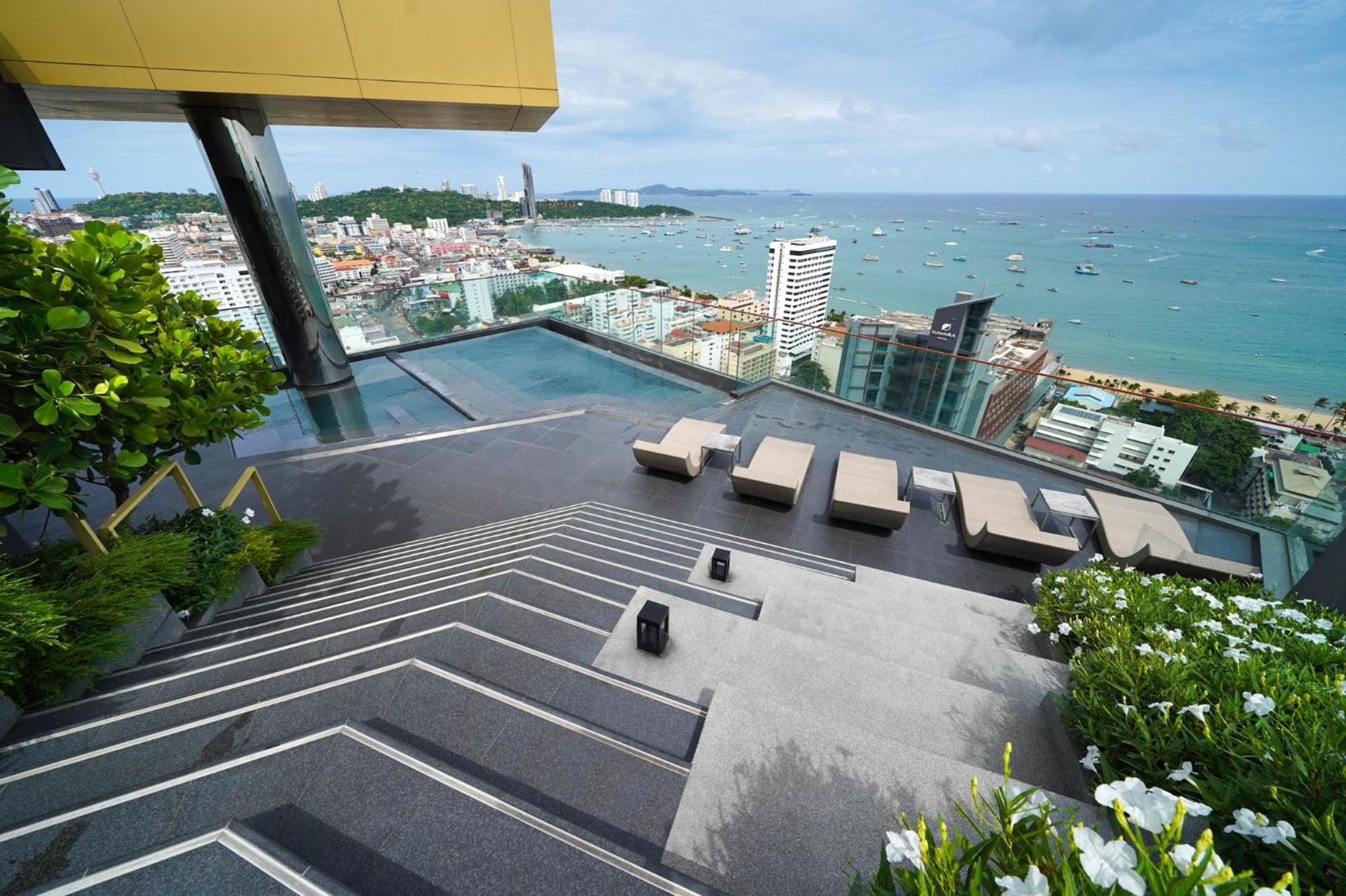 Edge 2bdrm Balcony View Pattaya