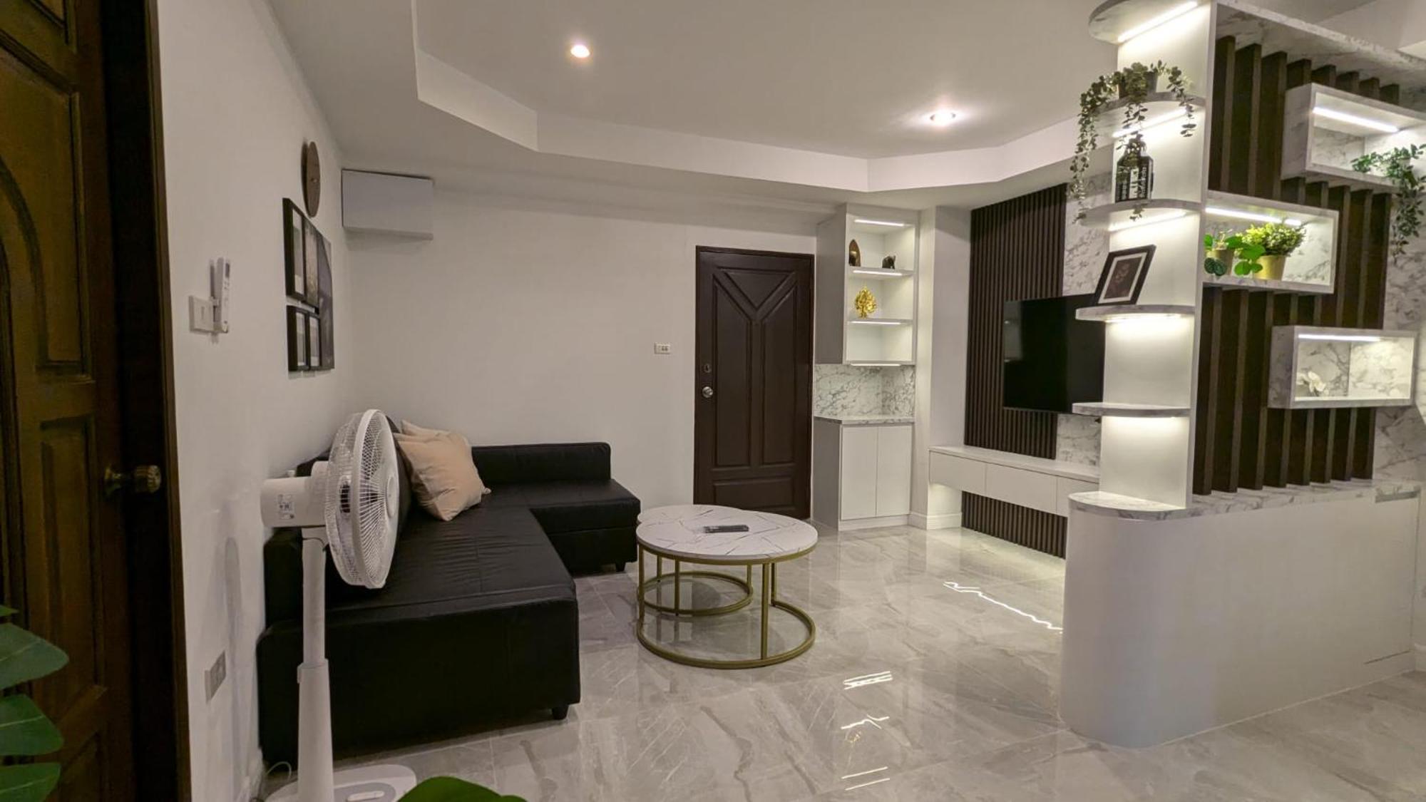 Hagone Condotel *