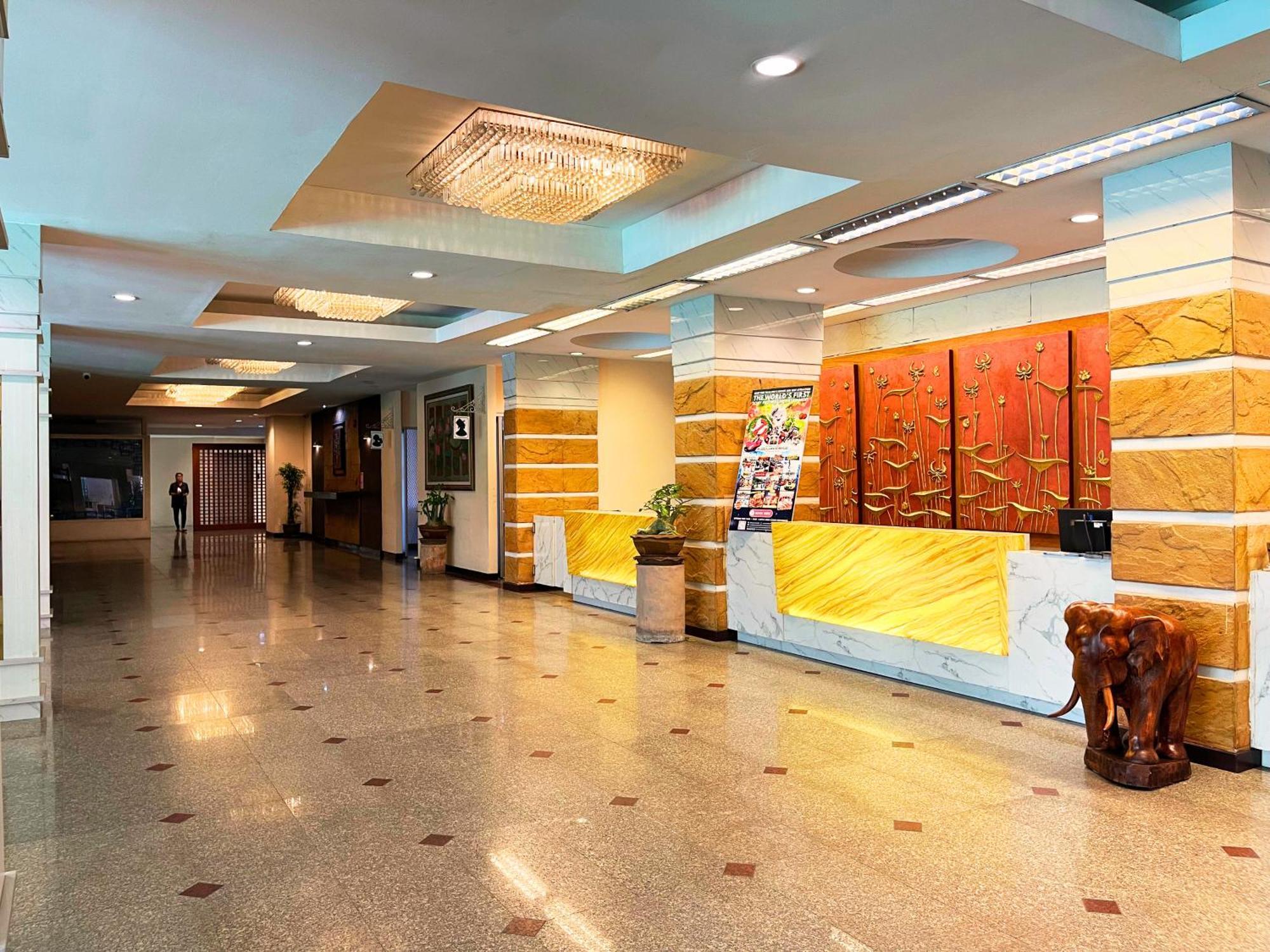 Hotel Eastern Grand Palace 4*