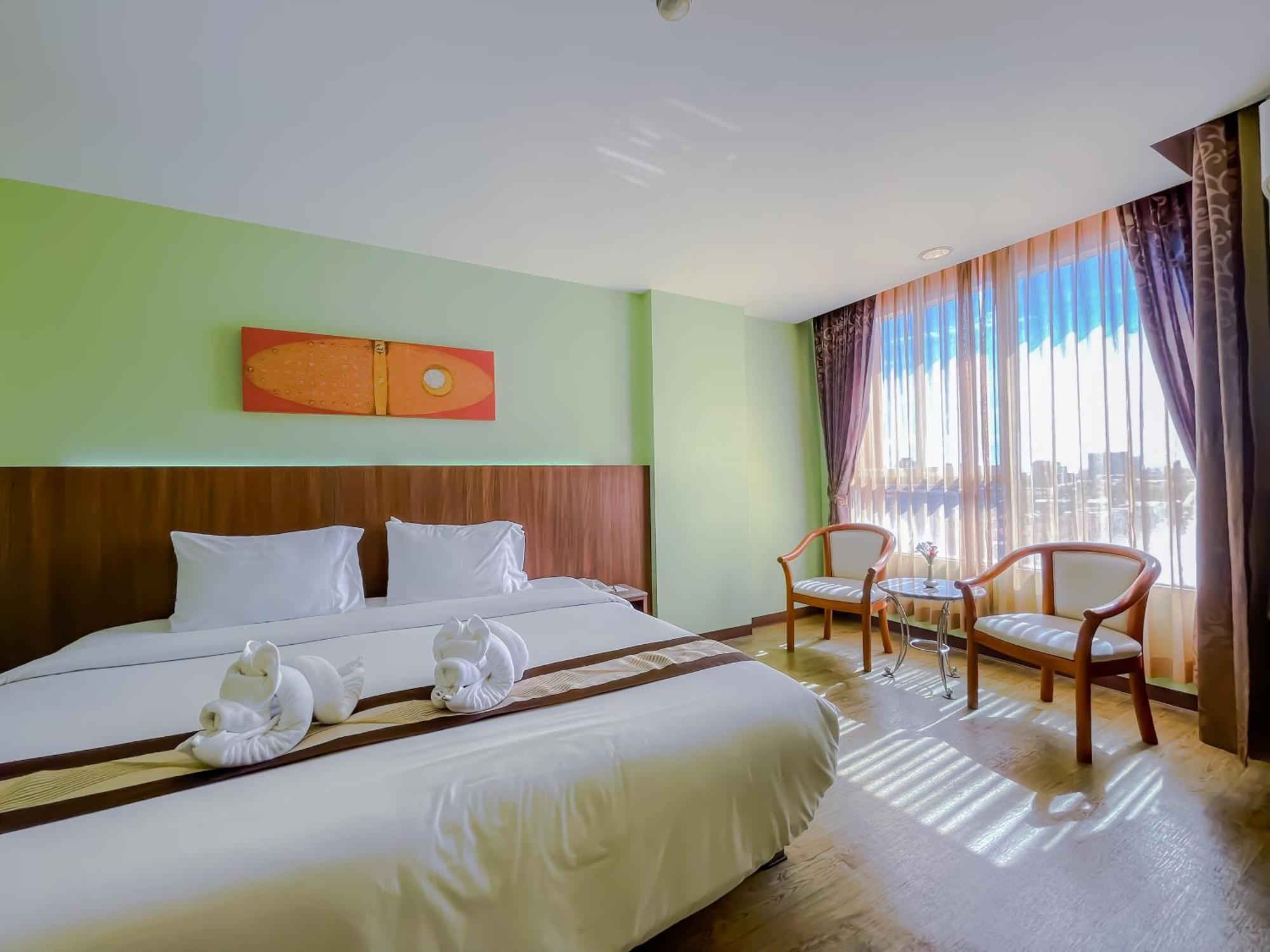 Hotel Eastern Grand Palace