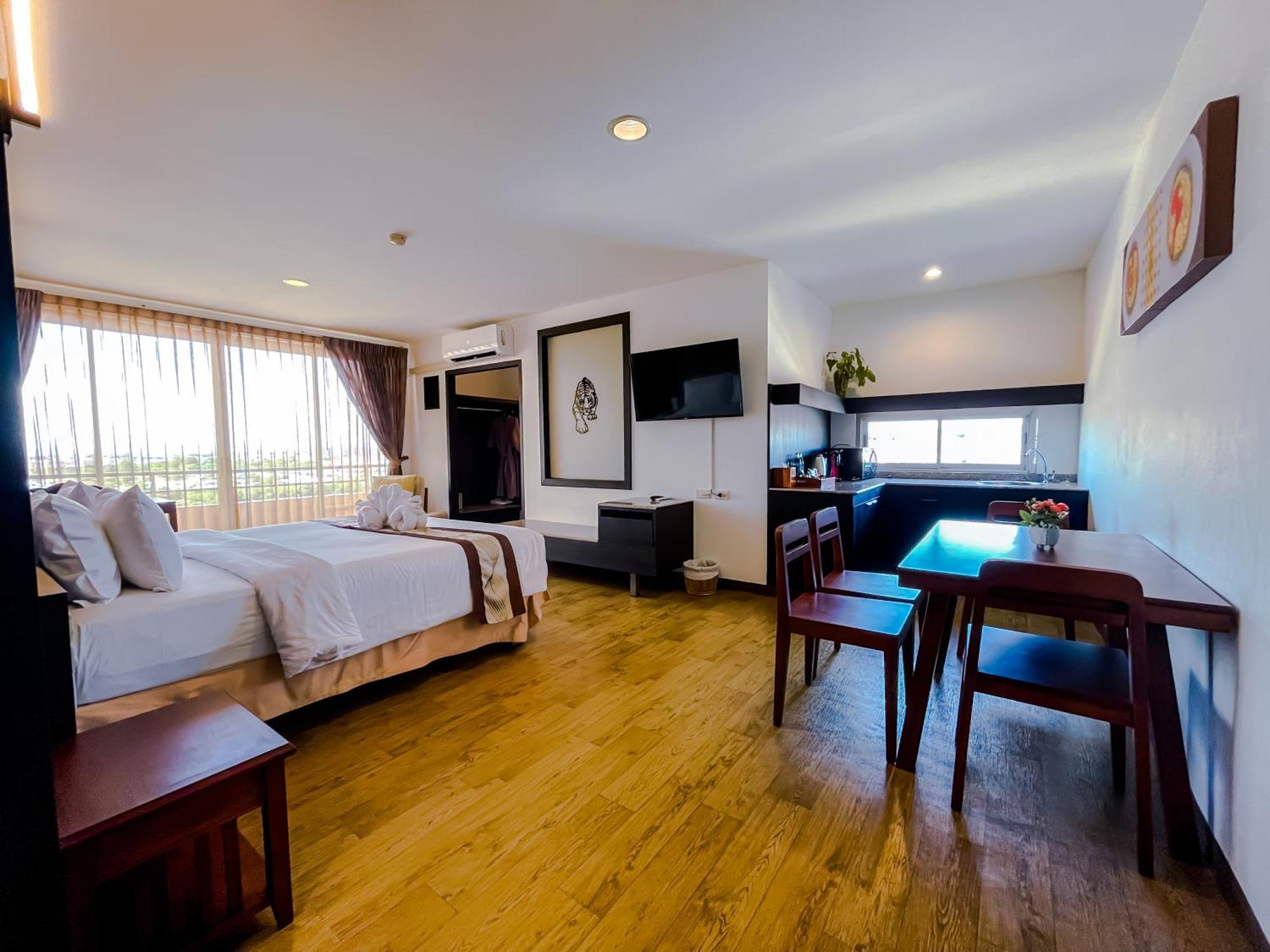 Hotel Eastern Grand Palace 4*