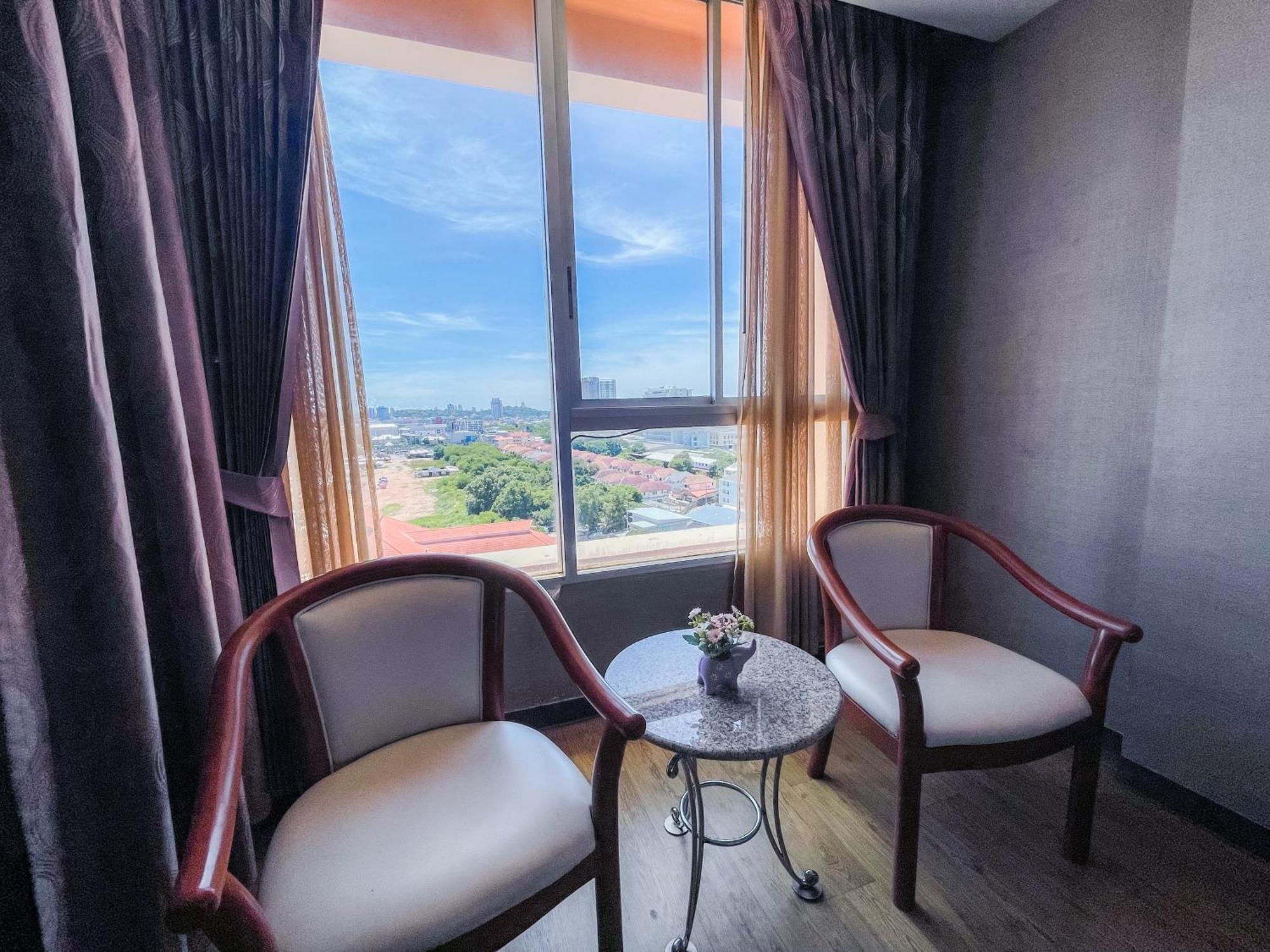 Hotel Eastern Grand Palace 4*