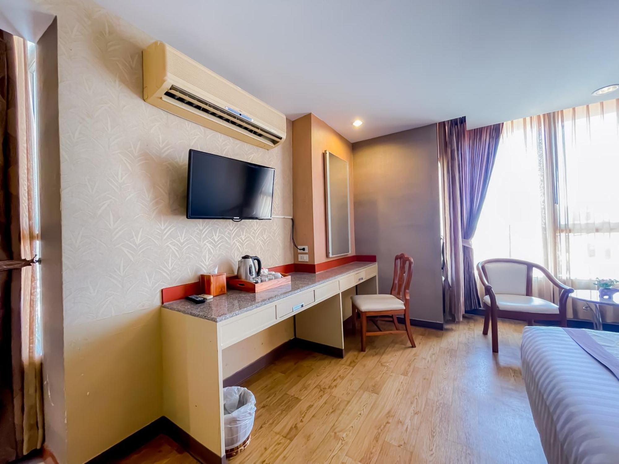 Hotel Eastern Grand Palace 4*