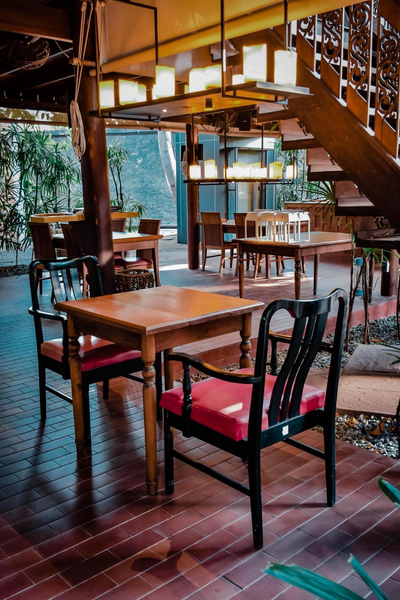 Sugar Hut & Restaurant Tempat peranginan