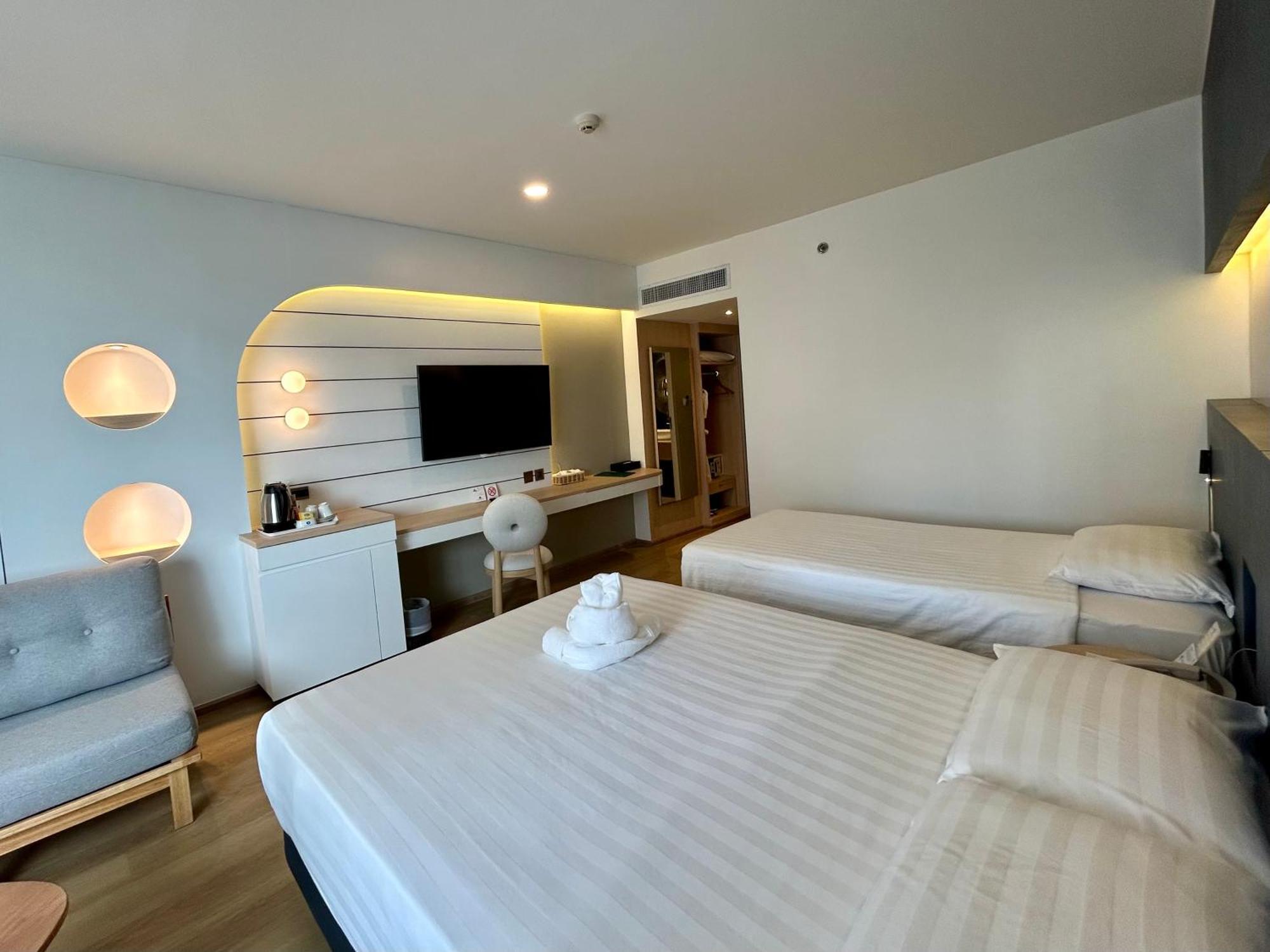 Hotel Jomtien Palm And 4*
