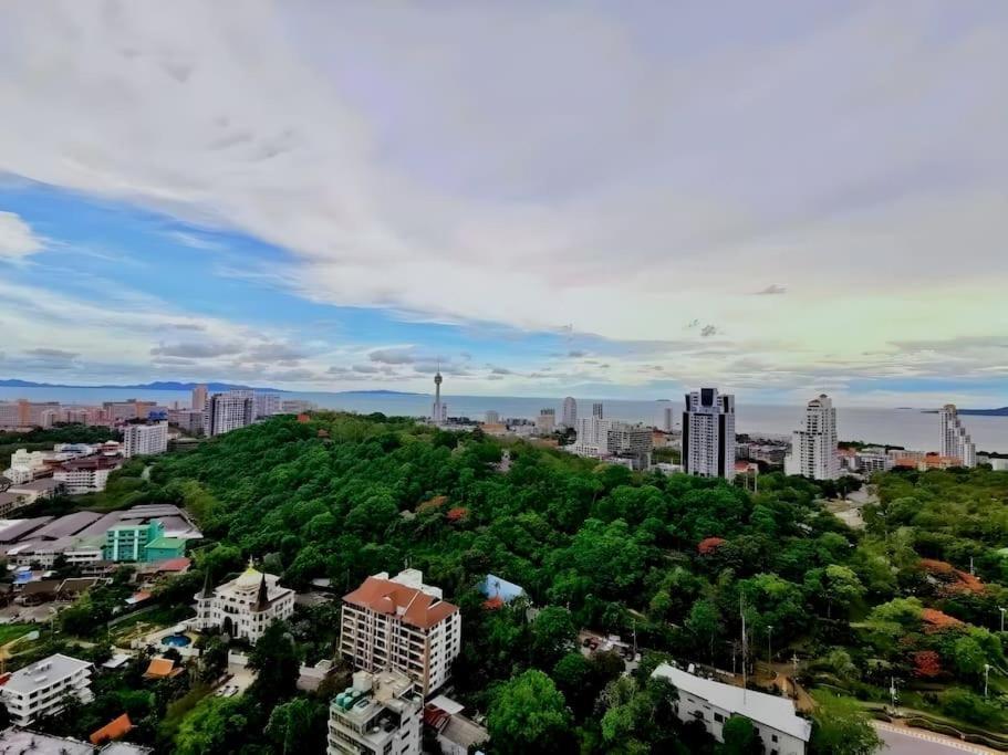 High Floor Sea View 2 Bedroom Near Walking Street Pattaya