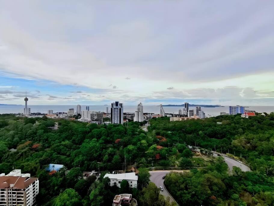 High Floor Sea View 2 Bedroom Near Walking Street