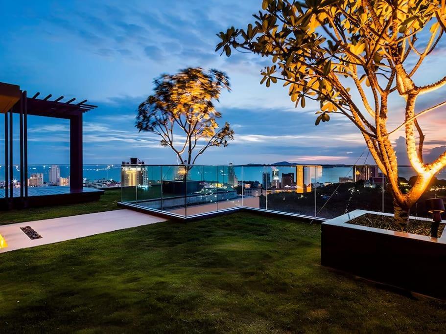 High Floor Sea View 2 Bedroom Near Walking Street *
