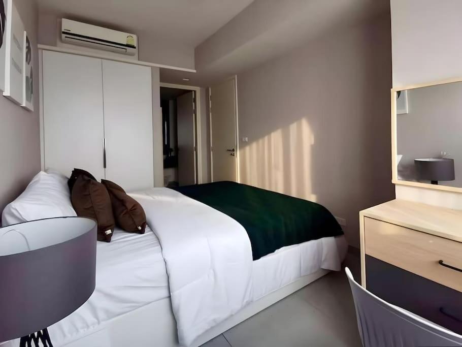 High Floor Sea View 2 Bedroom Near Walking Street * Pattaya