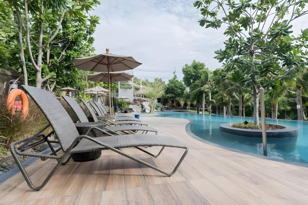 High Floor Sea View 2 Bedroom Near Walking Street Apartment *