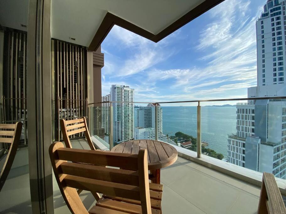 Sea View On The Apartment *