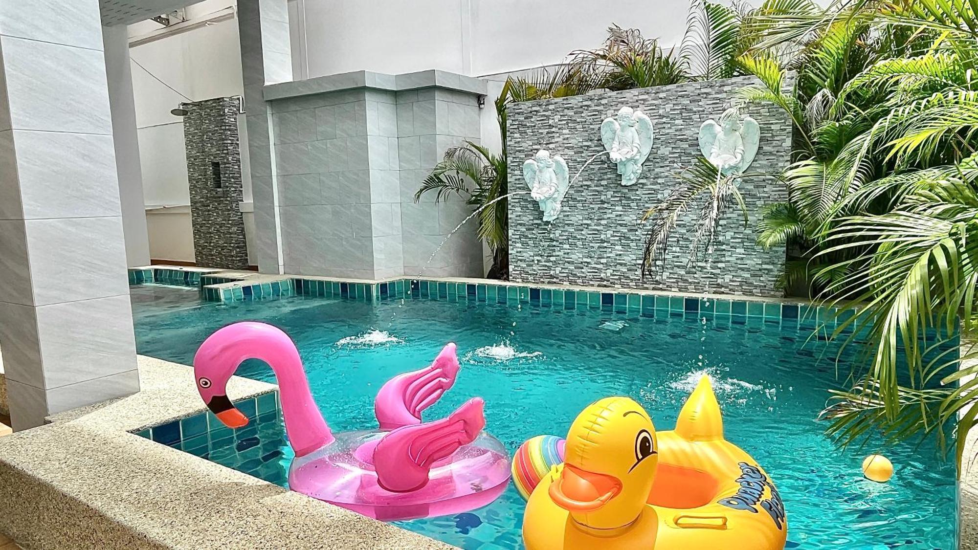 Villa H2中天海滩 风月步行街 市中心 Bbq 酒吧街 独栋别墅4卧5卫豪华装修芭提雅海天-悠舍泳池桑拿房别墅