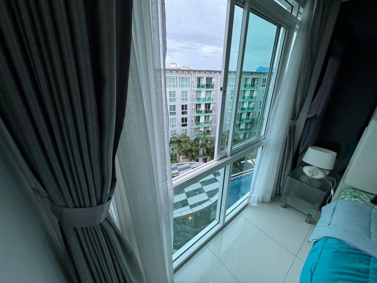 Apartment Center *